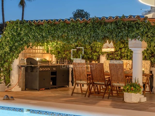 4 soveværelse Villa til salg i Moraira, Teulada-Moraira med swimmingpool garage - € 1.190.000 (Ref: 9726199)