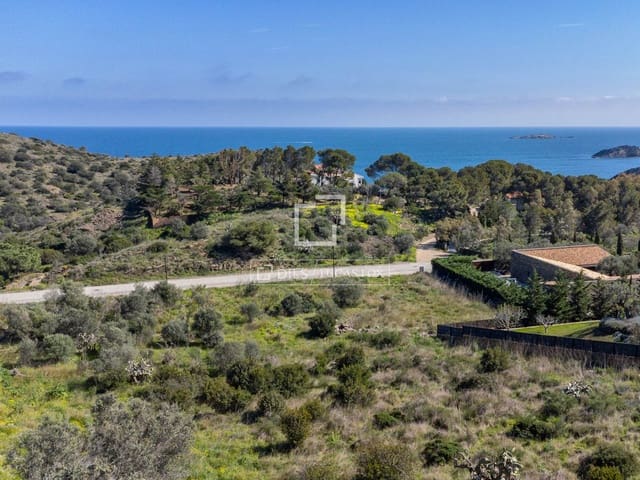 Chalet de 5 habitaciones en Cadaqués en venta con piscina garaje - 3.790.000 € (Ref: 9726200)