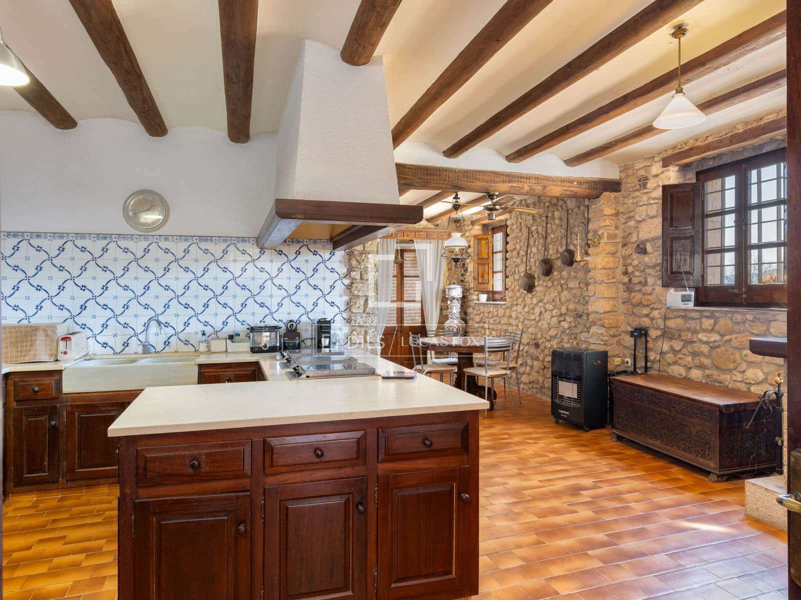 8 bedroom Finca/Country House for sale in Fontcoberta with pool garage - € 1,200,000 (Ref: 9727558)