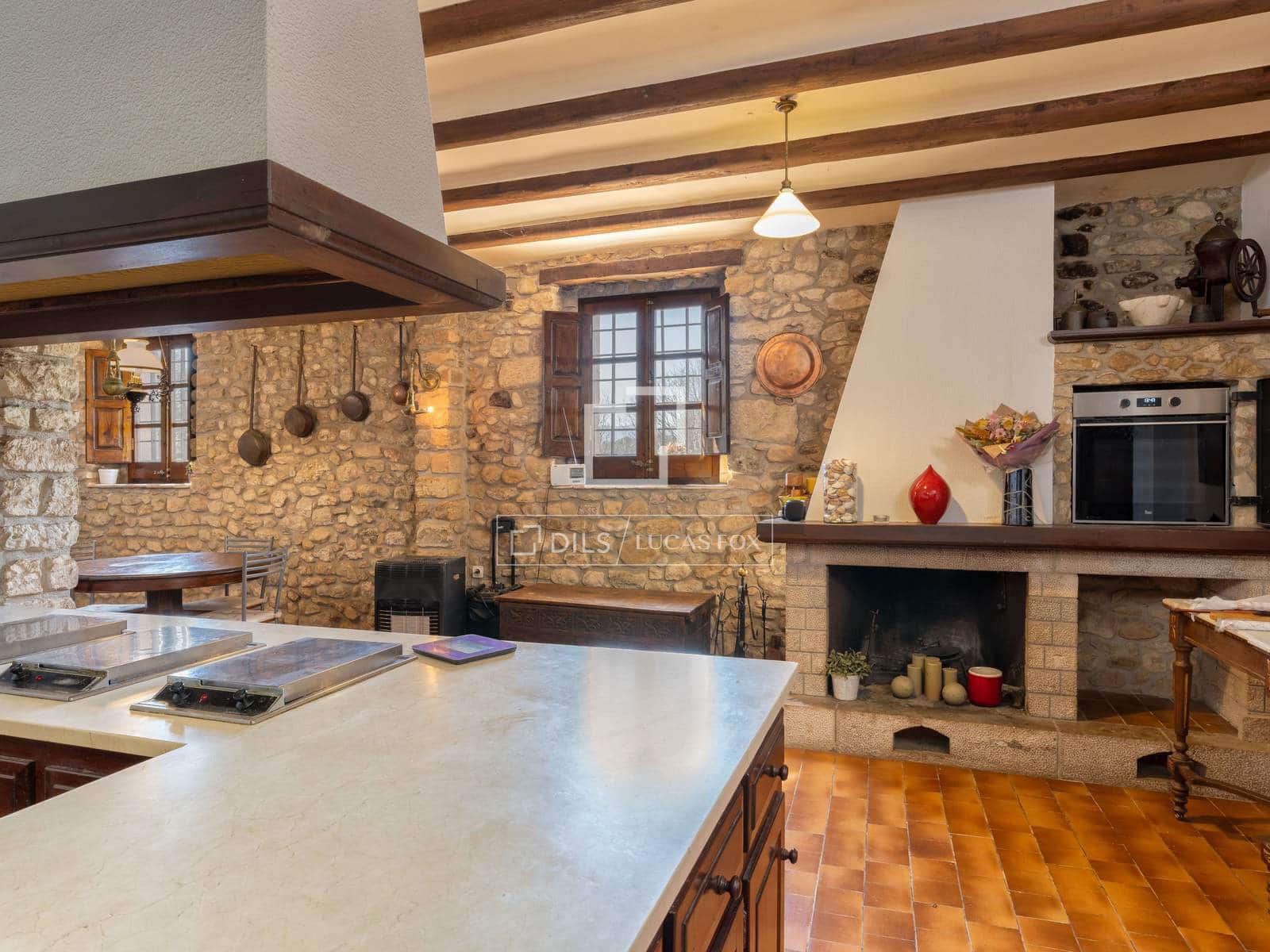 8 bedroom Finca/Country House for sale in Fontcoberta with pool garage - € 1,200,000 (Ref: 9727558)