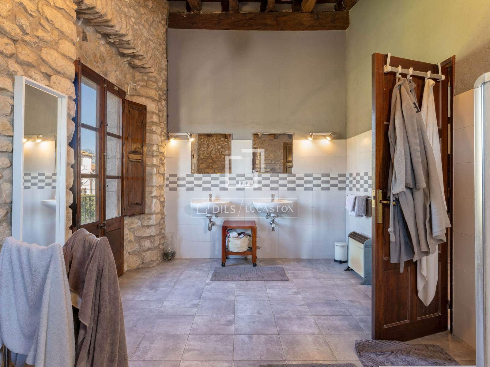 8 bedroom Finca/Country House for sale in Fontcoberta with pool garage - € 1,200,000 (Ref: 9727558)