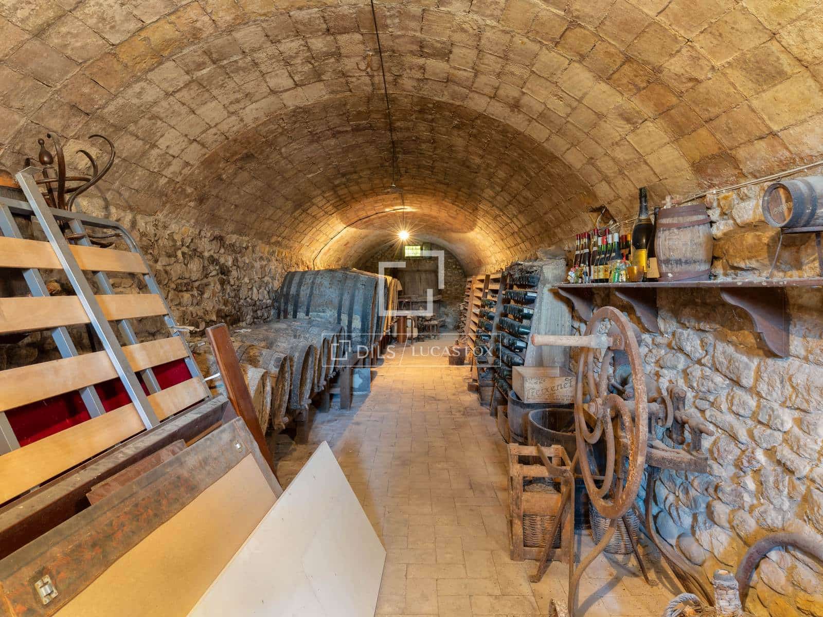 8 bedroom Finca/Country House for sale in Fontcoberta with pool garage - € 1,200,000 (Ref: 9727558)