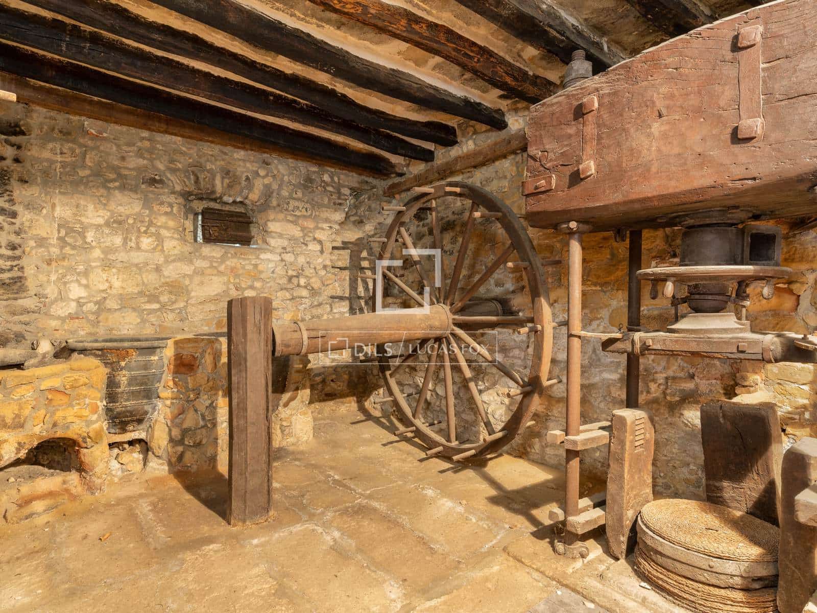 8 bedroom Finca/Country House for sale in Fontcoberta with pool garage - € 1,200,000 (Ref: 9727558)