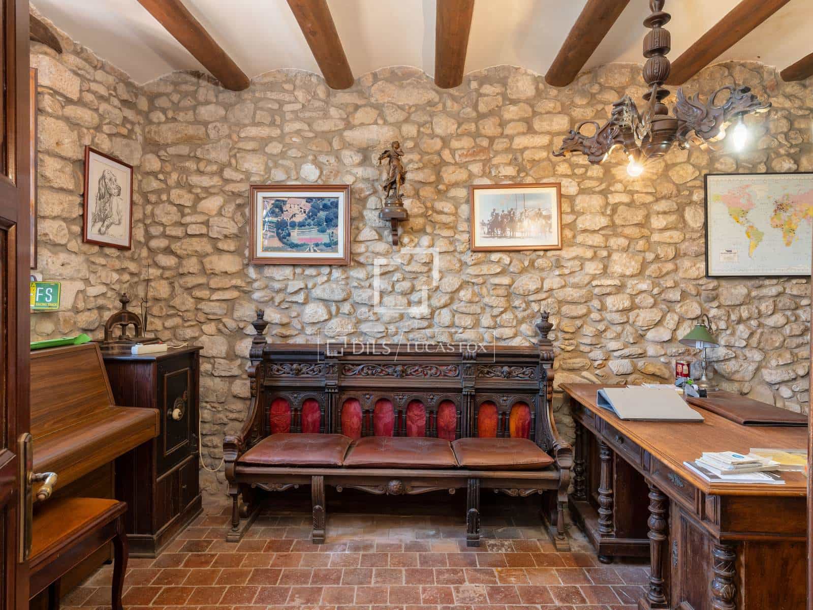 8 bedroom Finca/Country House for sale in Fontcoberta with pool garage - € 1,200,000 (Ref: 9727558)