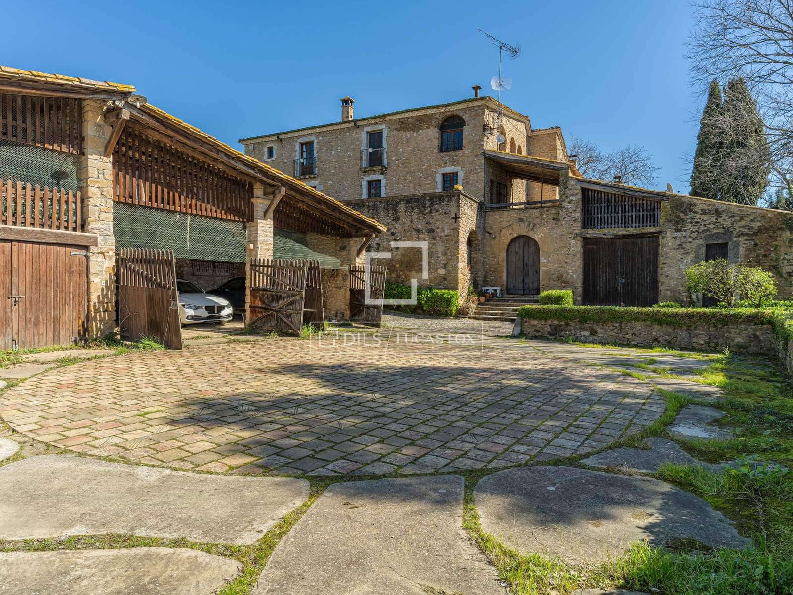 8 bedroom Finca/Country House for sale in Fontcoberta with pool garage - € 1,200,000 (Ref: 9727558)