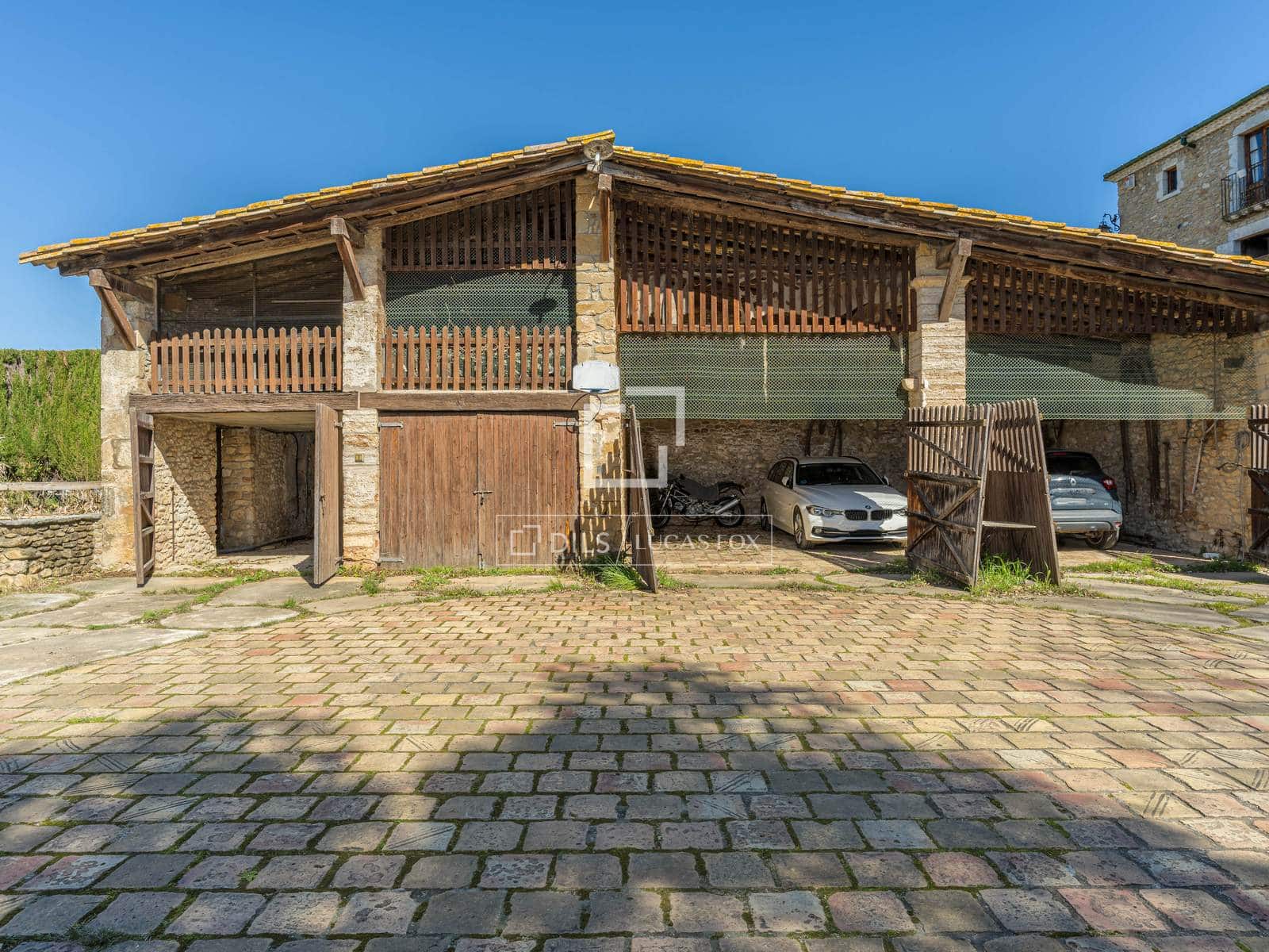 8 bedroom Finca/Country House for sale in Fontcoberta with pool garage - € 1,200,000 (Ref: 9727558)