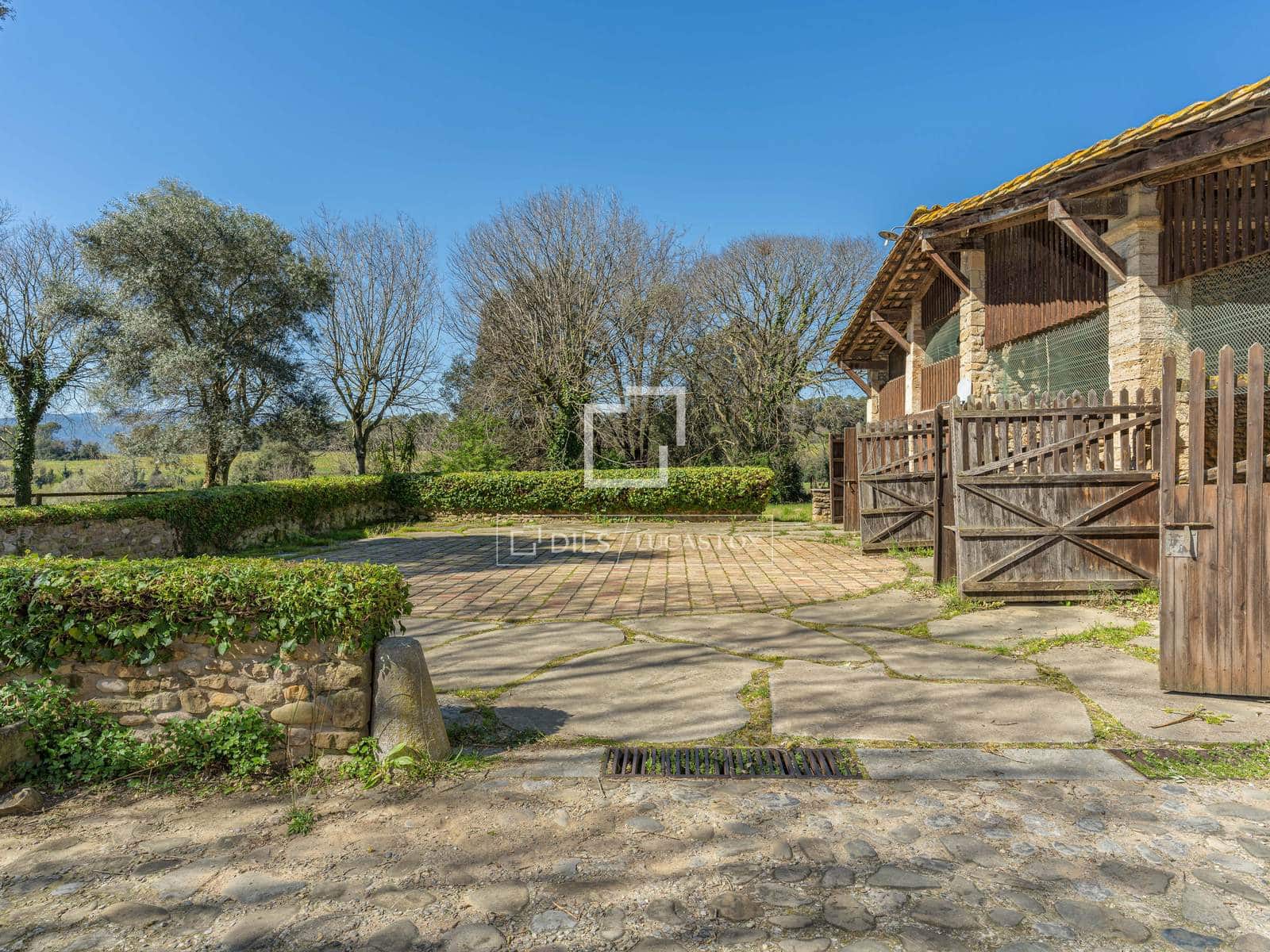 8 bedroom Finca/Country House for sale in Fontcoberta with pool garage - € 1,200,000 (Ref: 9727558)