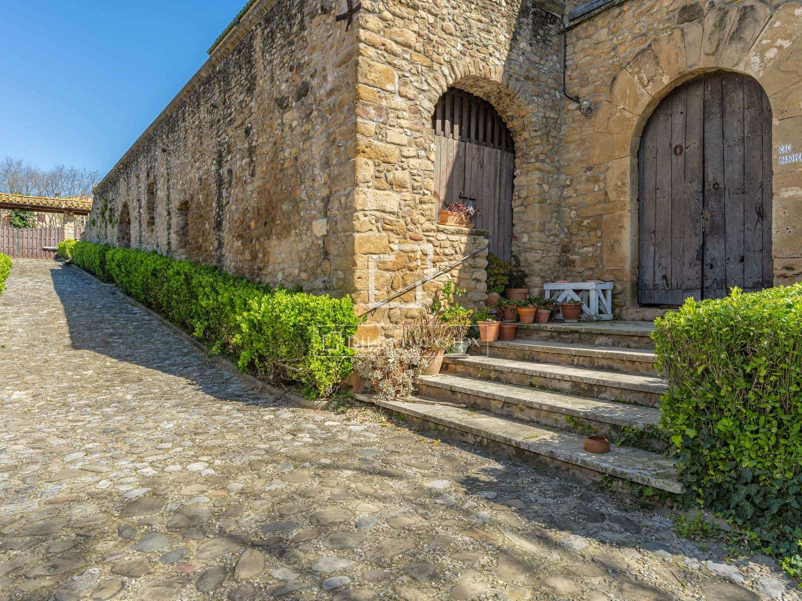 8 bedroom Finca/Country House for sale in Fontcoberta with pool garage - € 1,200,000 (Ref: 9727558)