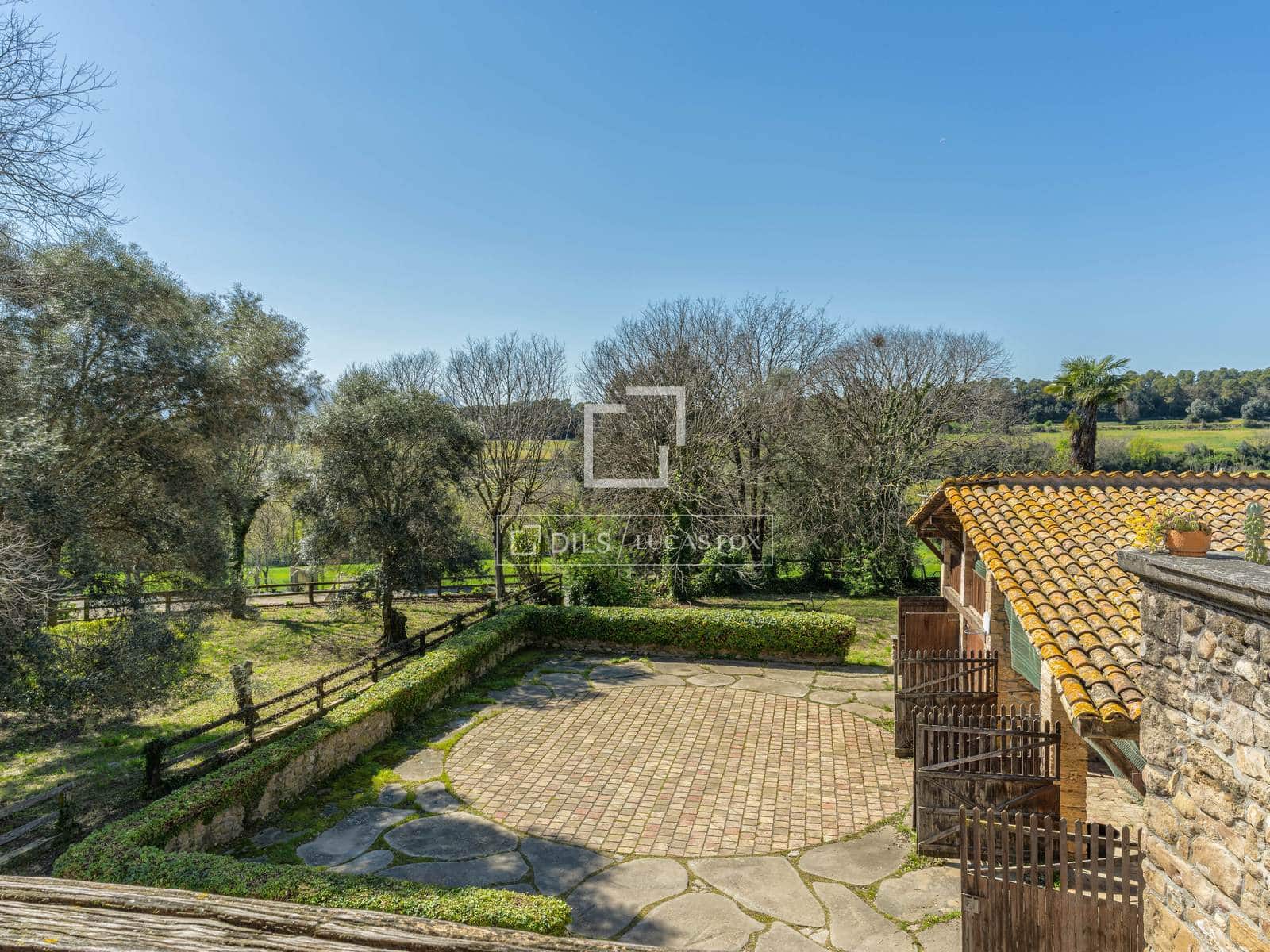8 bedroom Finca/Country House for sale in Fontcoberta with pool garage - € 1,200,000 (Ref: 9727558)