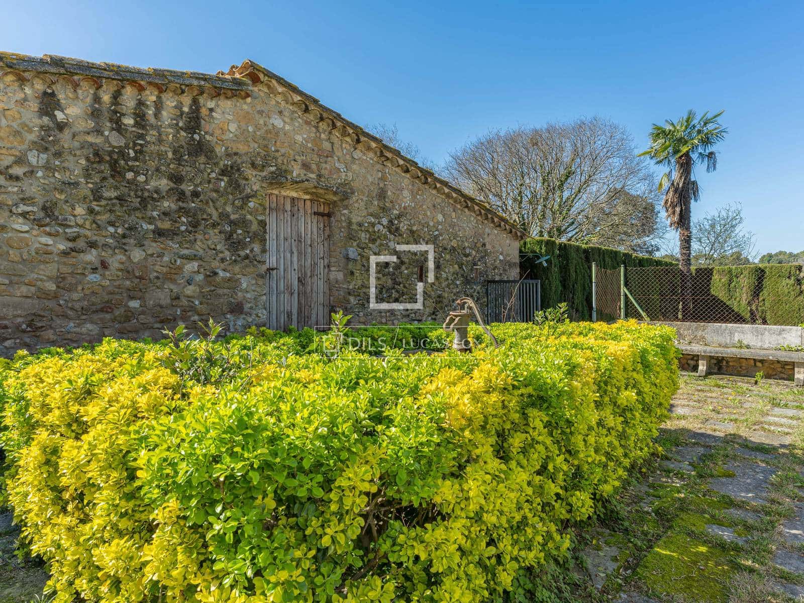 8 bedroom Finca/Country House for sale in Fontcoberta with pool garage - € 1,200,000 (Ref: 9727558)