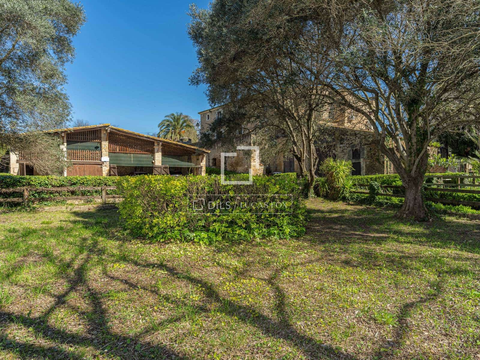 8 bedroom Finca/Country House for sale in Fontcoberta with pool garage - € 1,200,000 (Ref: 9727558)