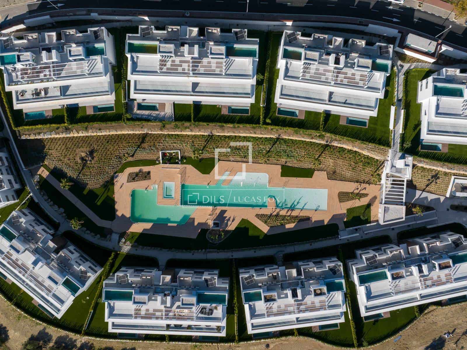 3 sypialnia Apartament na sprzedaż w Marbella z basenem garażem - 1 395 000 € (Ref: 9729507)