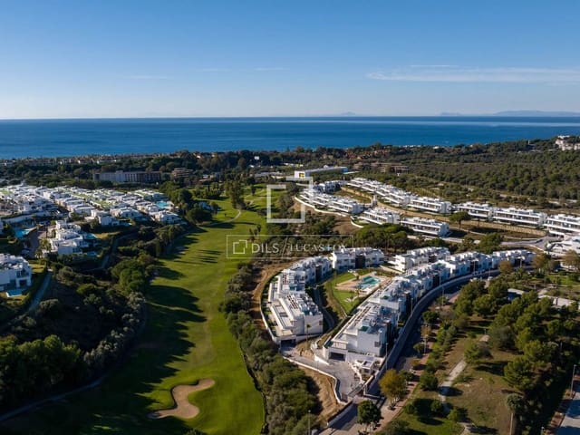 3 sypialnia Apartament na sprzedaż w Marbella z basenem garażem - 1 395 000 € (Ref: 9729507)