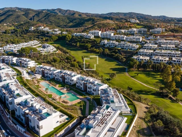 3 sypialnia Apartament na sprzedaż w Marbella z basenem garażem - 1 395 000 € (Ref: 9729507)