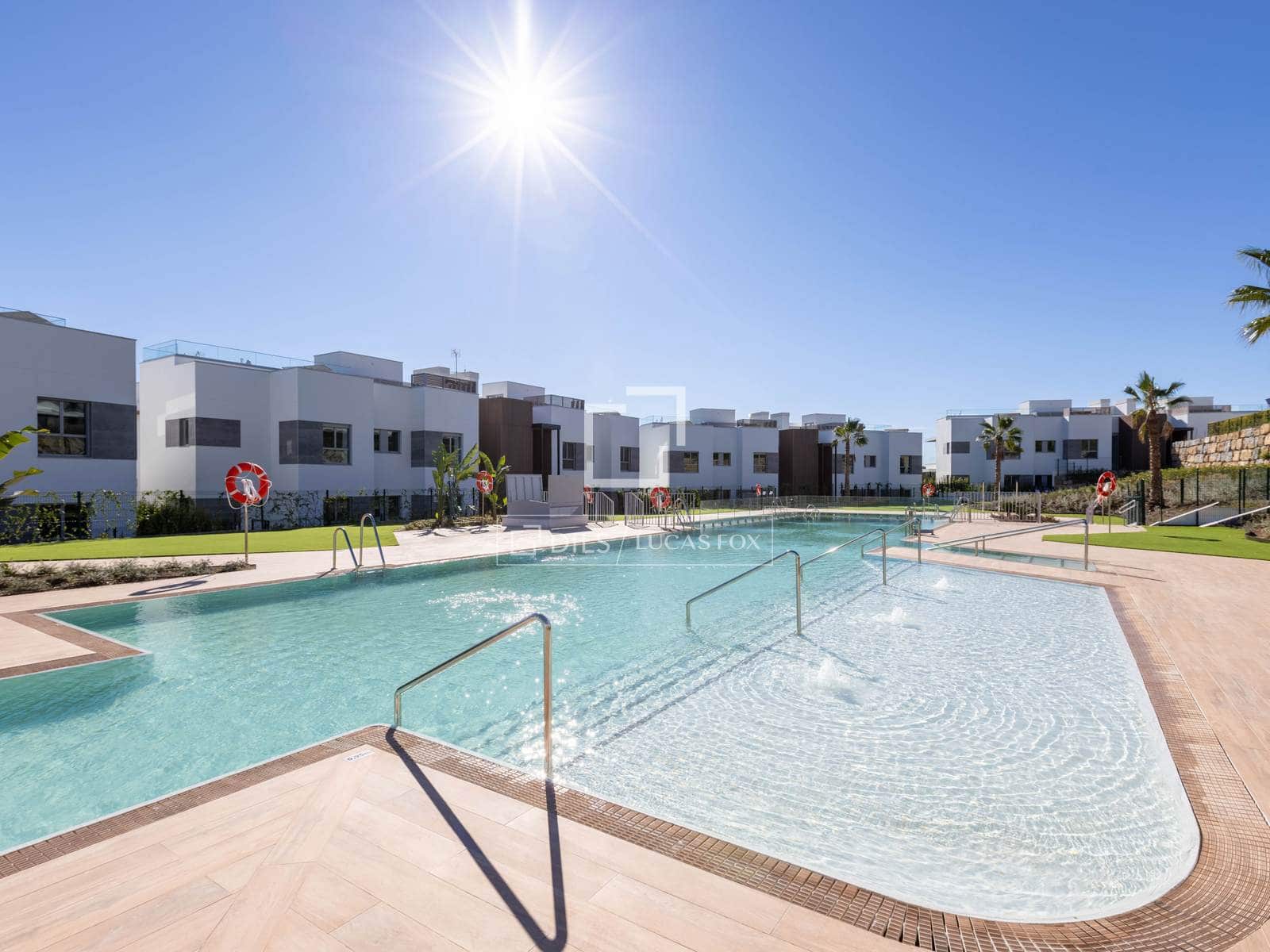 3 sypialnia Apartament na sprzedaż w Marbella z basenem garażem - 1 395 000 € (Ref: 9729507)