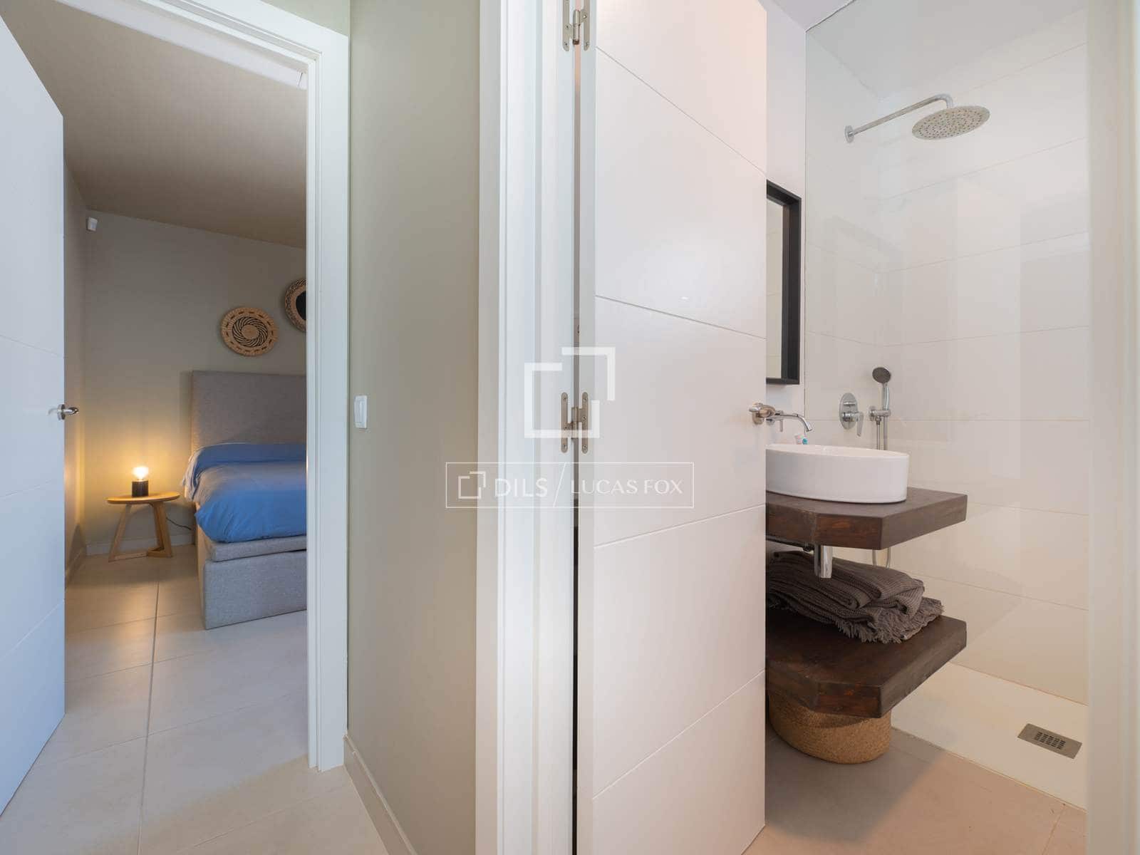 2 bedroom Apartment for sale in Santa Eulalia / Santa Eularia with garage - € 760,000 (Ref: 9730443)