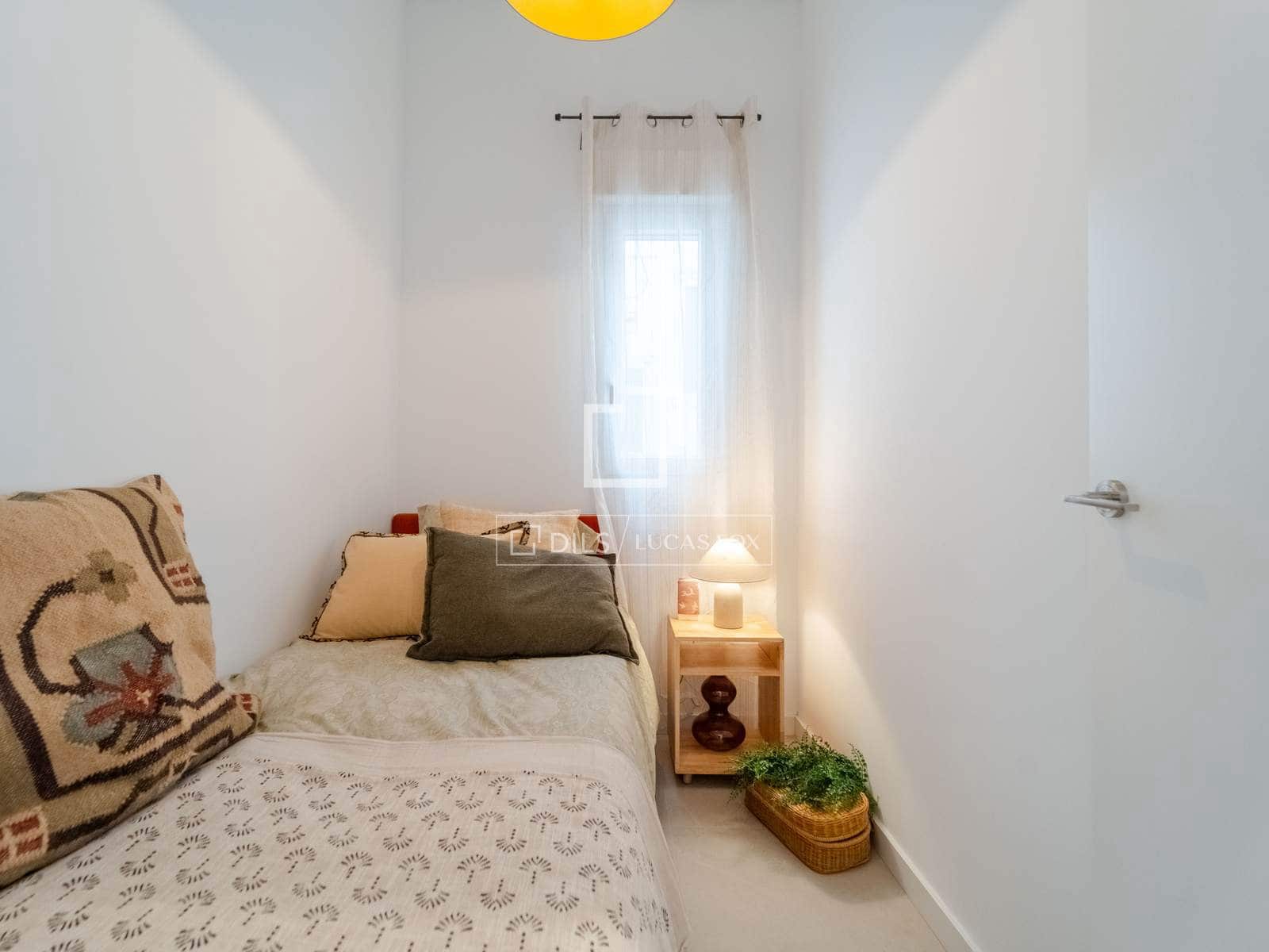 2 bedroom Apartment for rent in Valencia city - € 1,750 (Ref: 9730895)