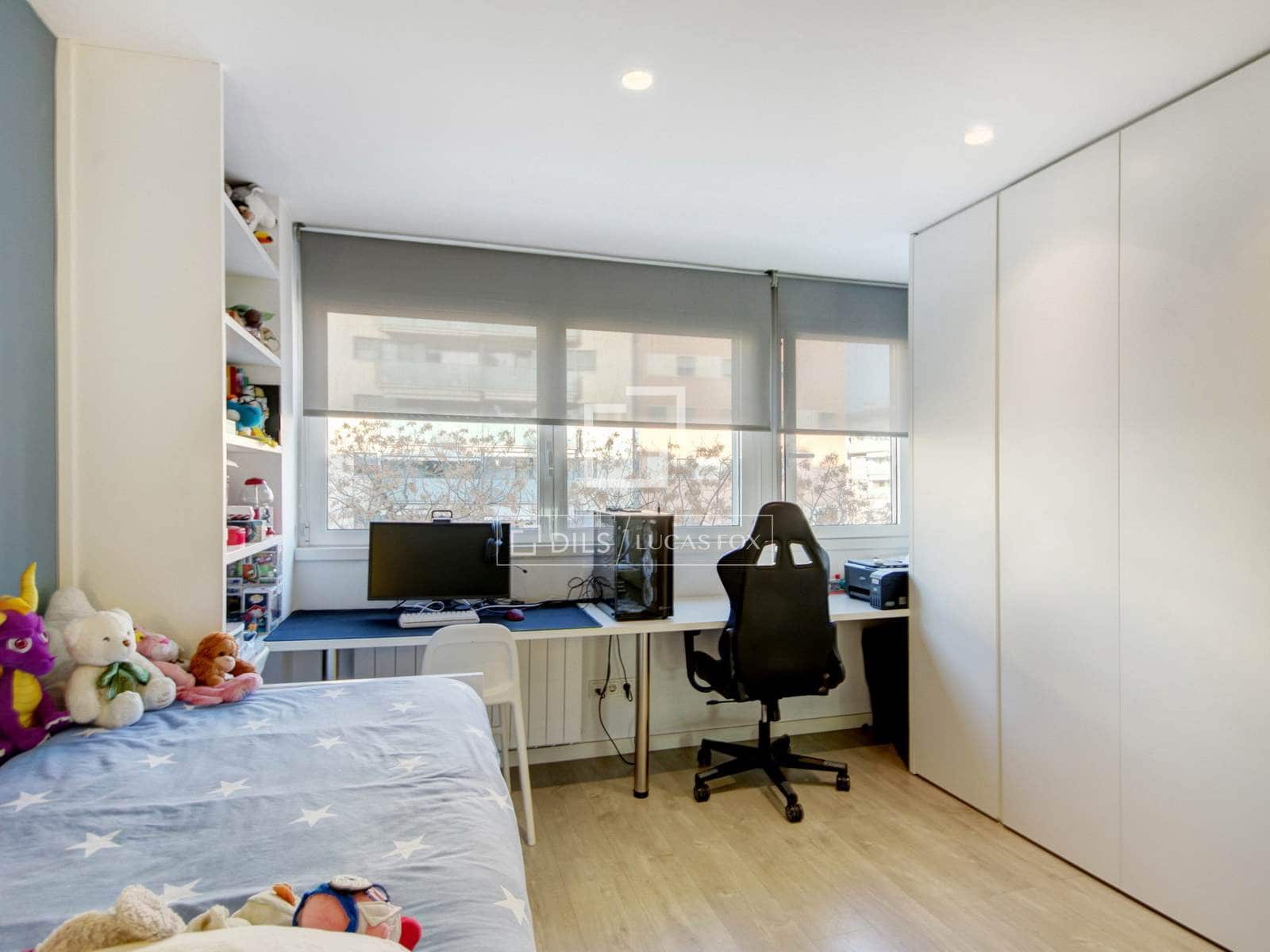 2 bedroom Apartment for sale in Sant Joan Despi with pool garage - € 600,000 (Ref: 9730896)