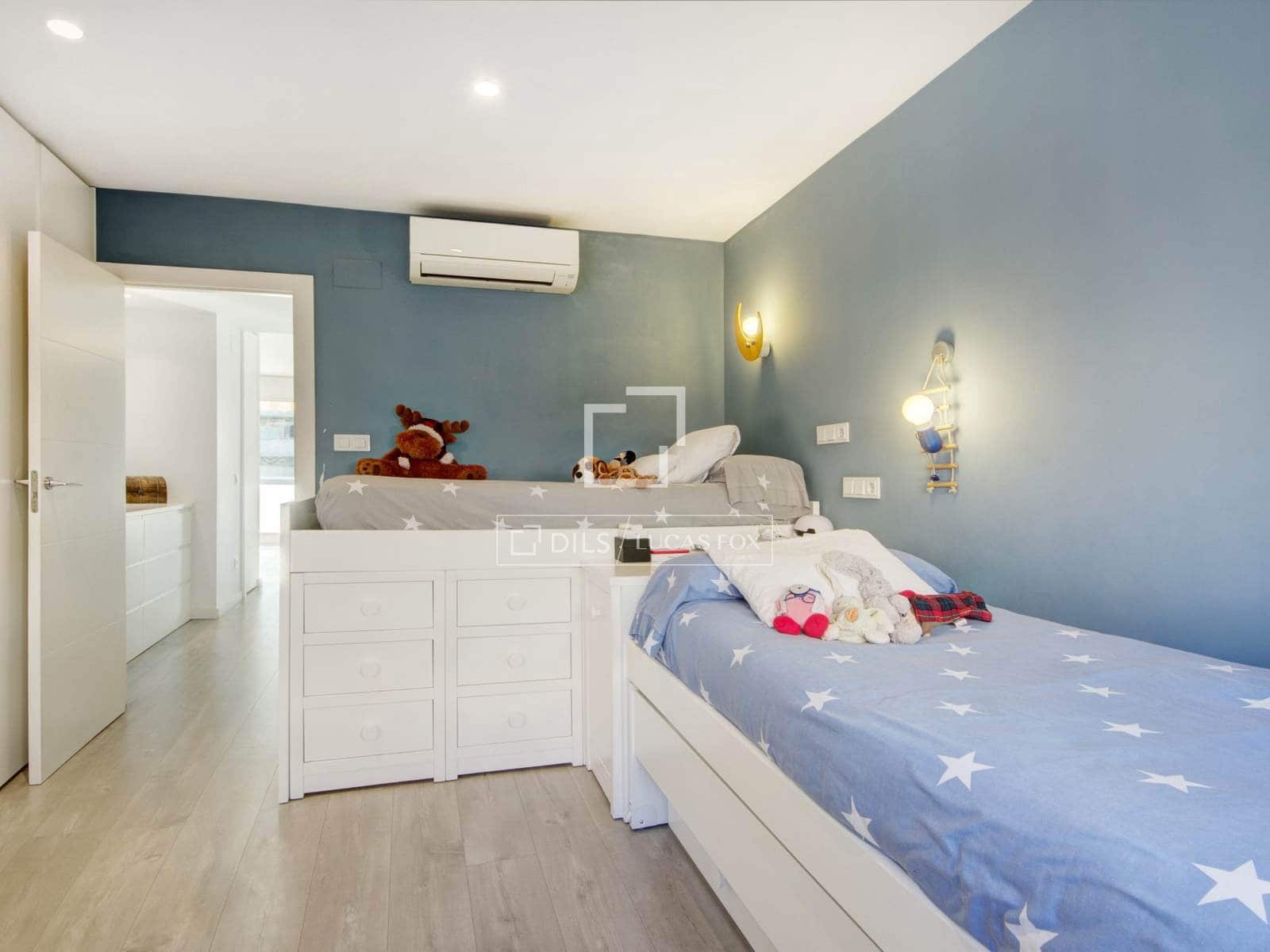 2 bedroom Apartment for sale in Sant Joan Despi with pool garage - € 600,000 (Ref: 9730896)