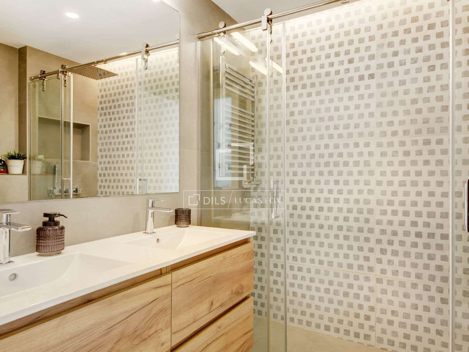 2 bedroom Apartment for sale in Sant Joan Despi with pool garage - € 600,000 (Ref: 9730896)