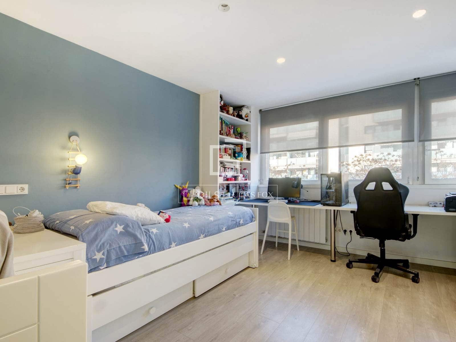 2 bedroom Apartment for sale in Sant Joan Despi with pool garage - € 600,000 (Ref: 9730896)