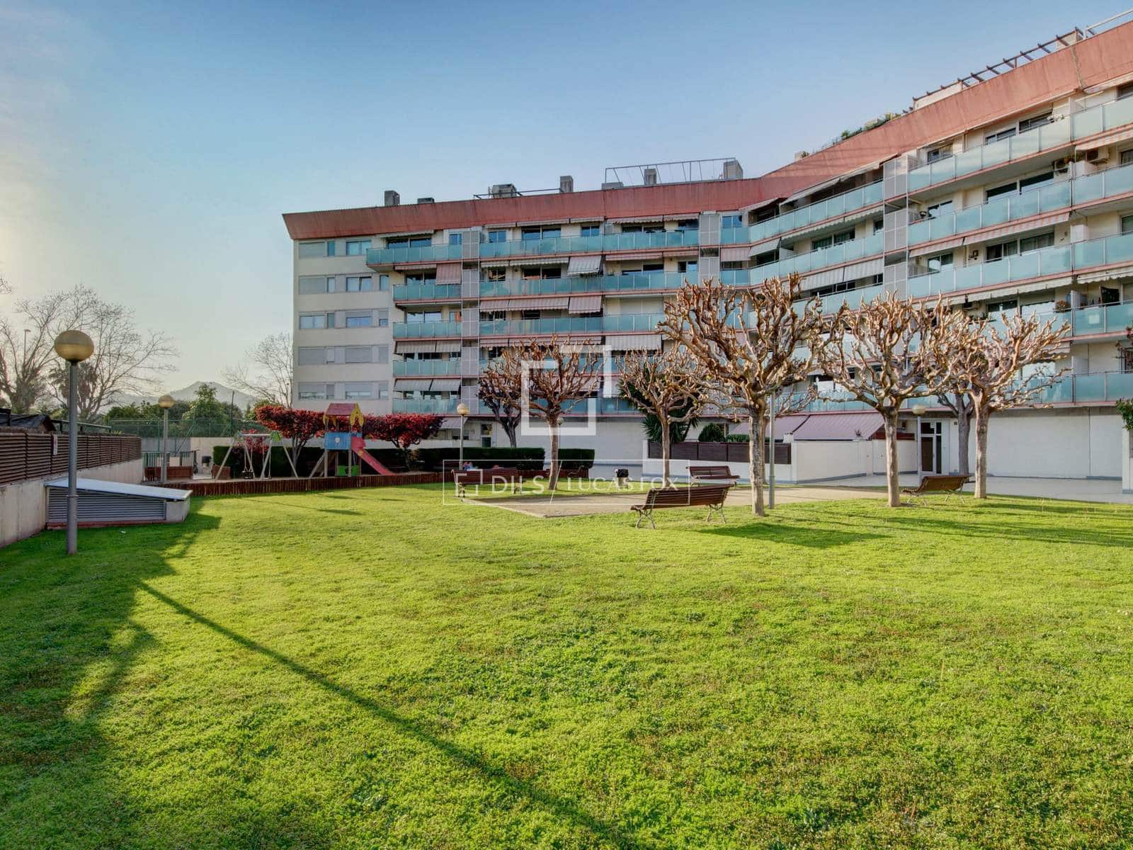 2 bedroom Apartment for sale in Sant Joan Despi with pool garage - € 600,000 (Ref: 9730896)