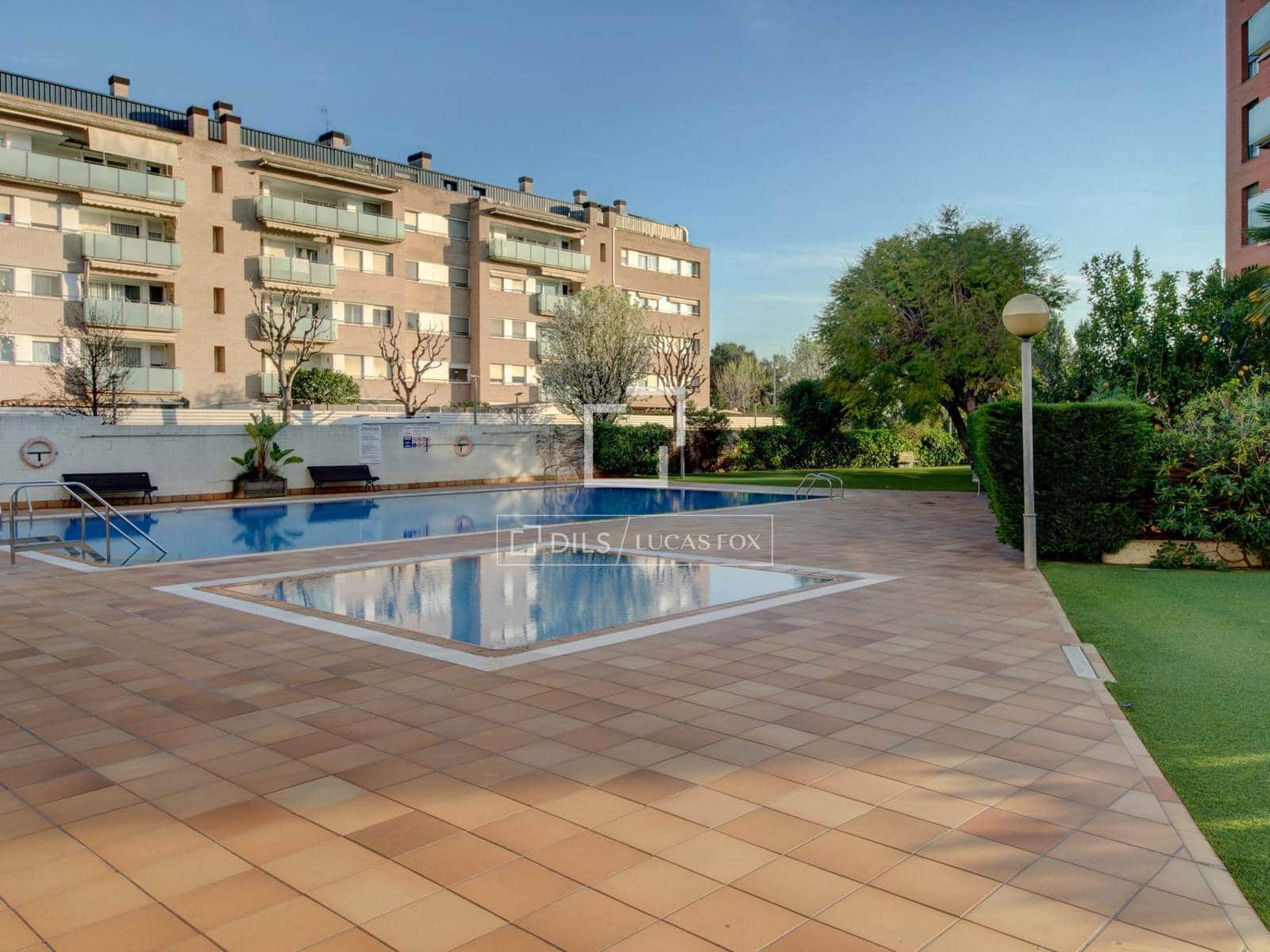 2 bedroom Apartment for sale in Sant Joan Despi with pool garage - € 600,000 (Ref: 9730896)