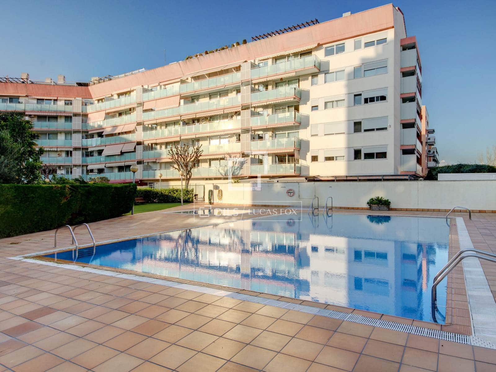 2 bedroom Apartment for sale in Sant Joan Despi with pool garage - € 600,000 (Ref: 9730896)