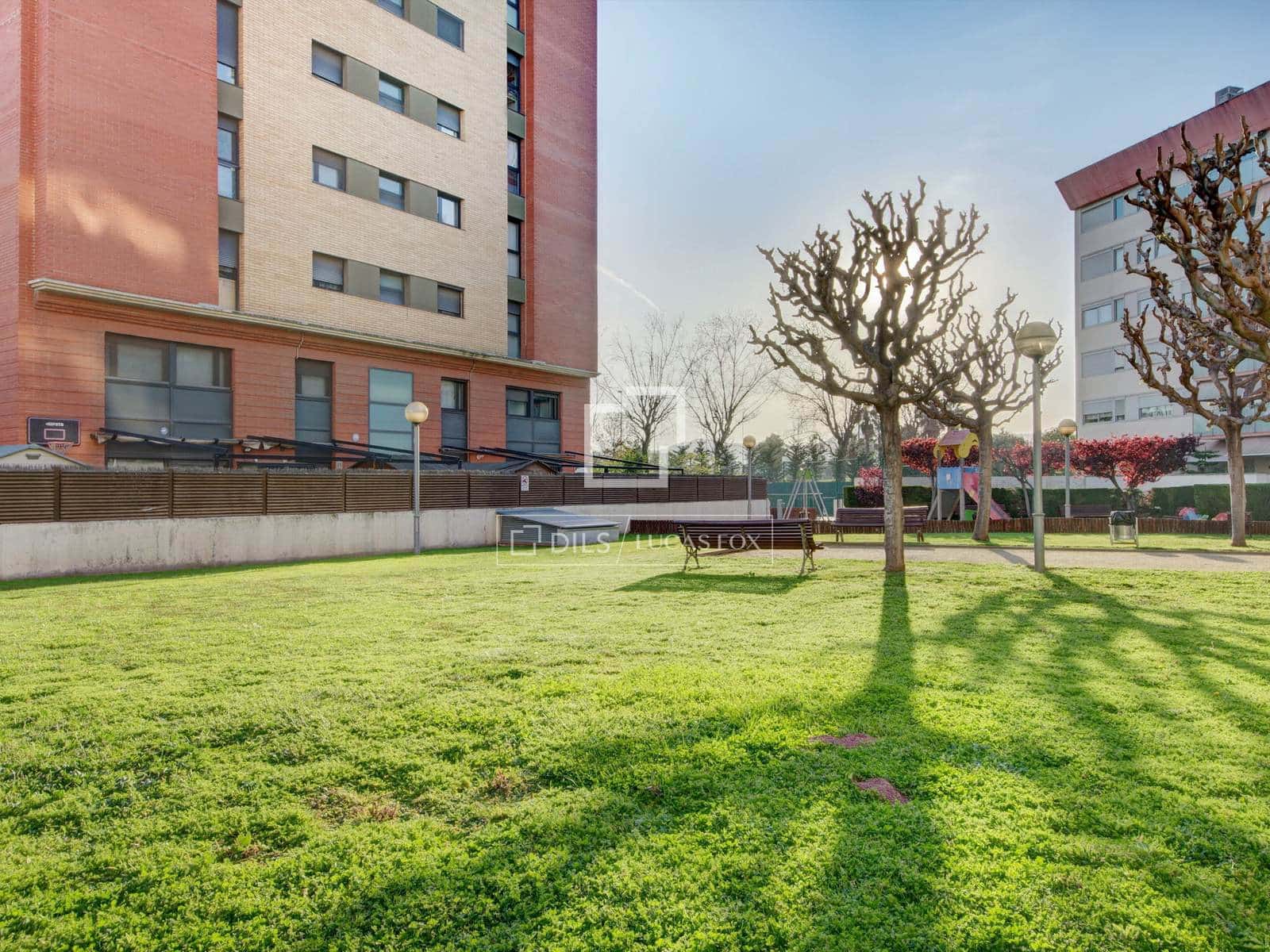 2 bedroom Apartment for sale in Sant Joan Despi with pool garage - € 600,000 (Ref: 9730896)