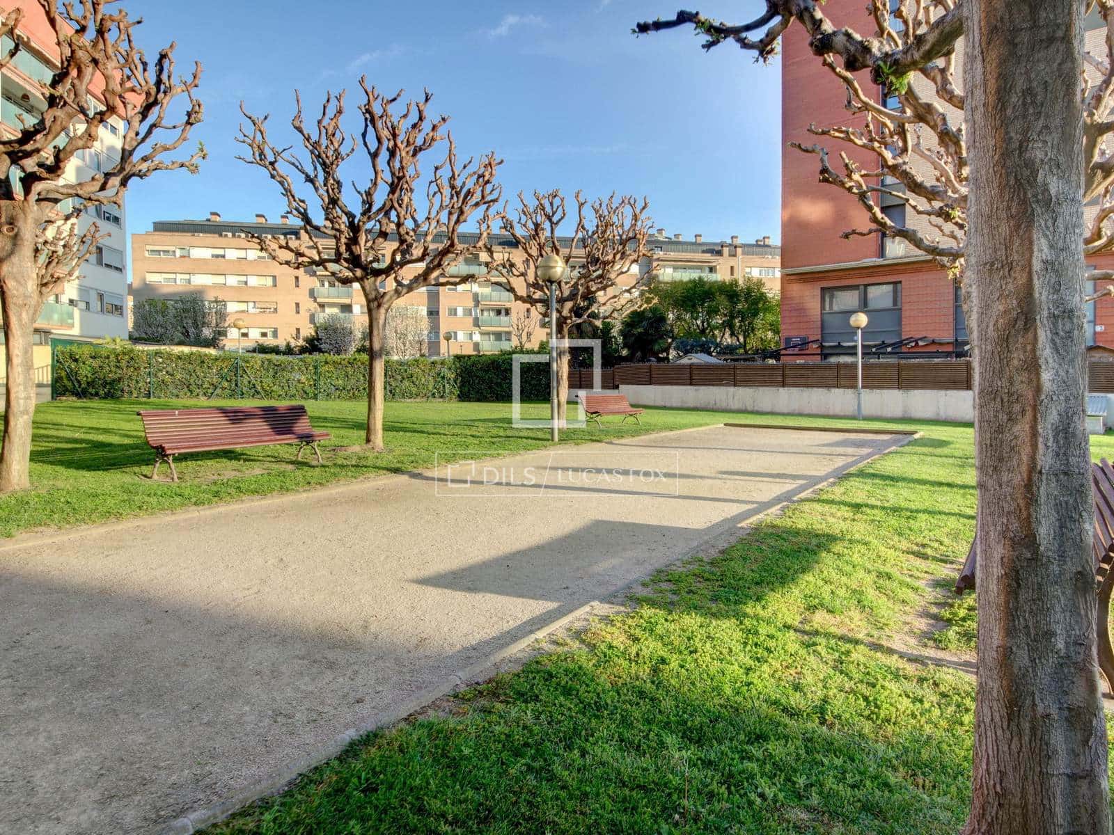 2 bedroom Apartment for sale in Sant Joan Despi with pool garage - € 600,000 (Ref: 9730896)