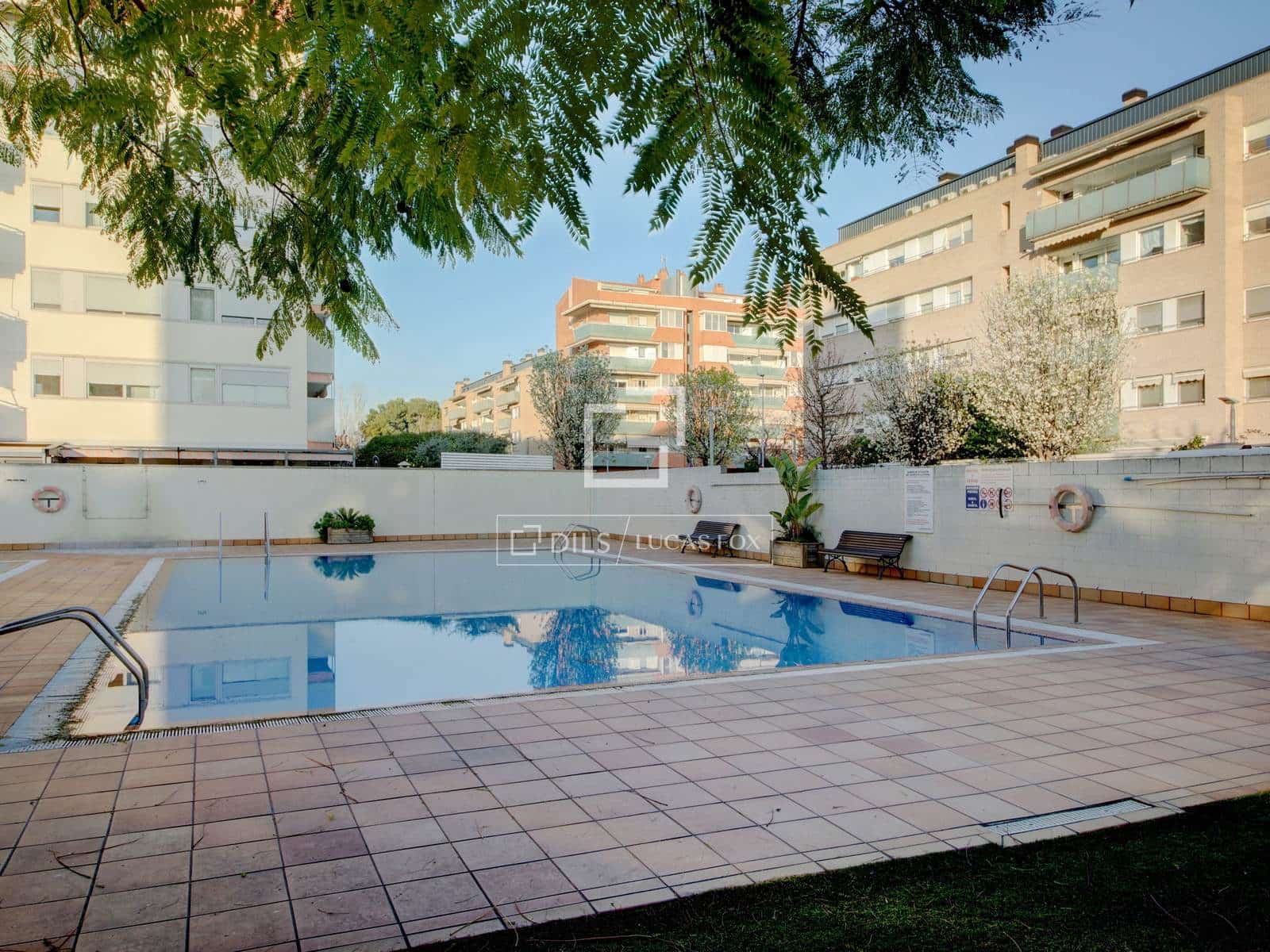 2 bedroom Apartment for sale in Sant Joan Despi with pool garage - € 600,000 (Ref: 9730896)