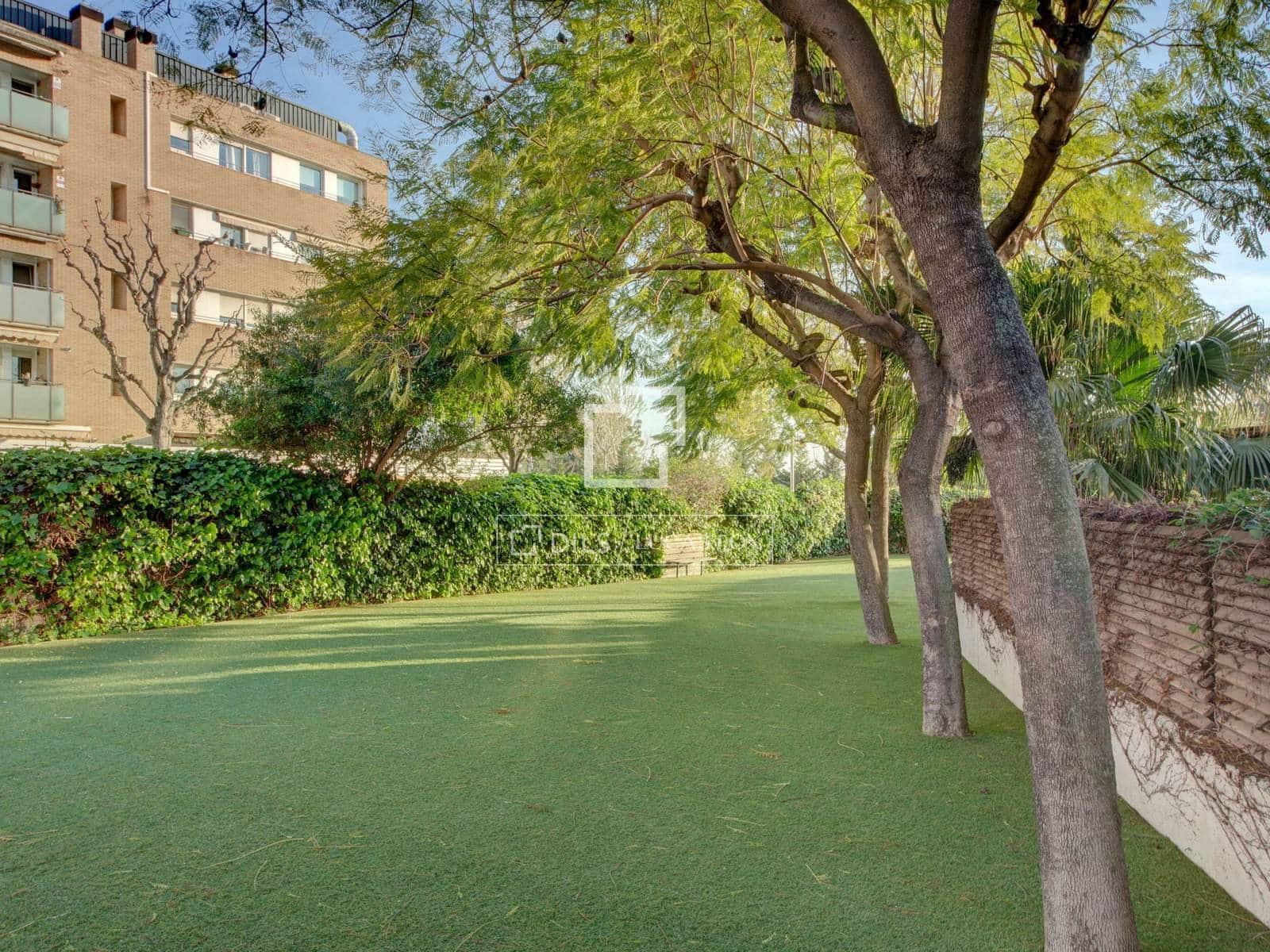 2 bedroom Apartment for sale in Sant Joan Despi with pool garage - € 600,000 (Ref: 9730896)