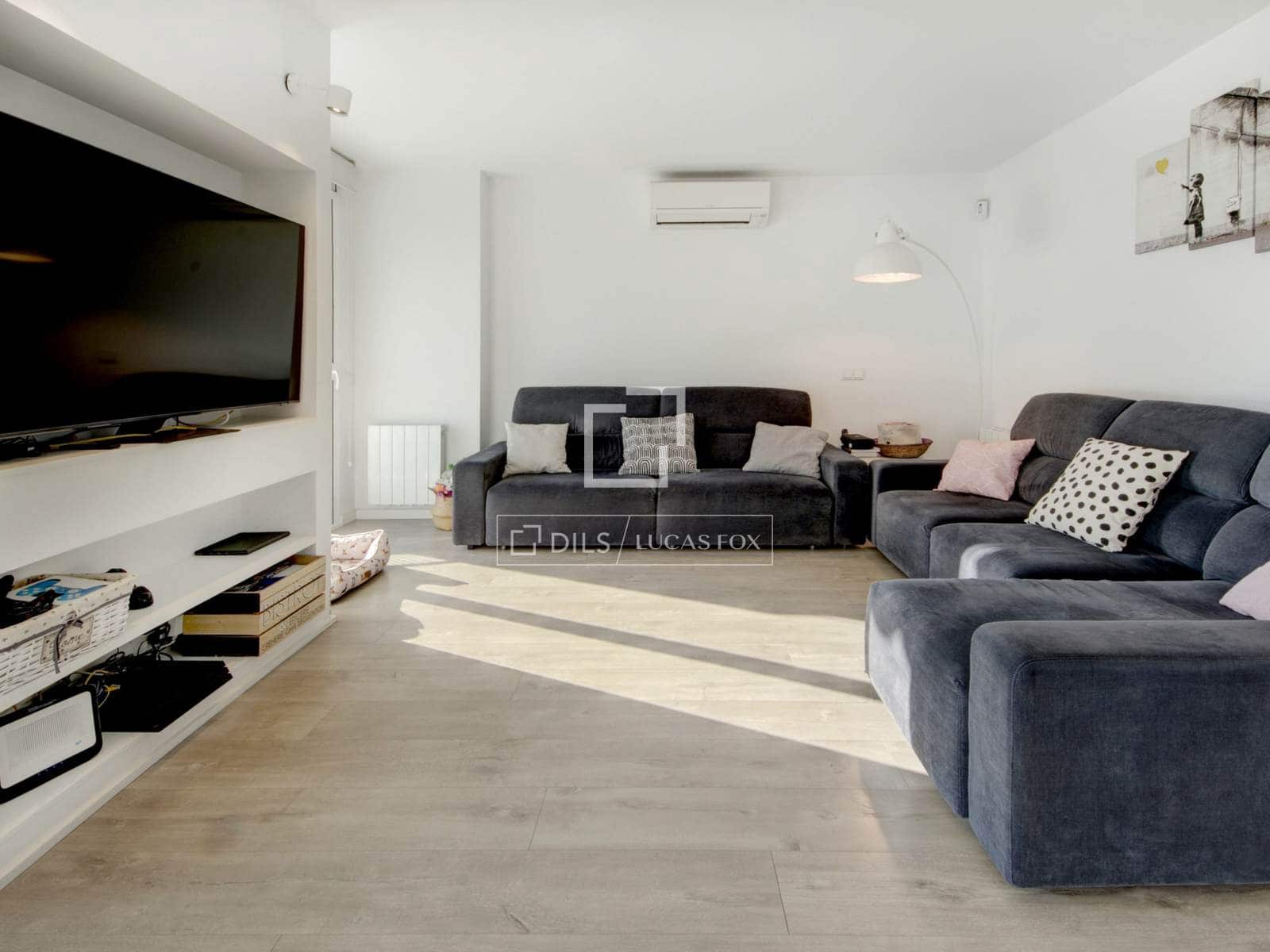 2 bedroom Apartment for sale in Sant Joan Despi with pool garage - € 600,000 (Ref: 9730896)