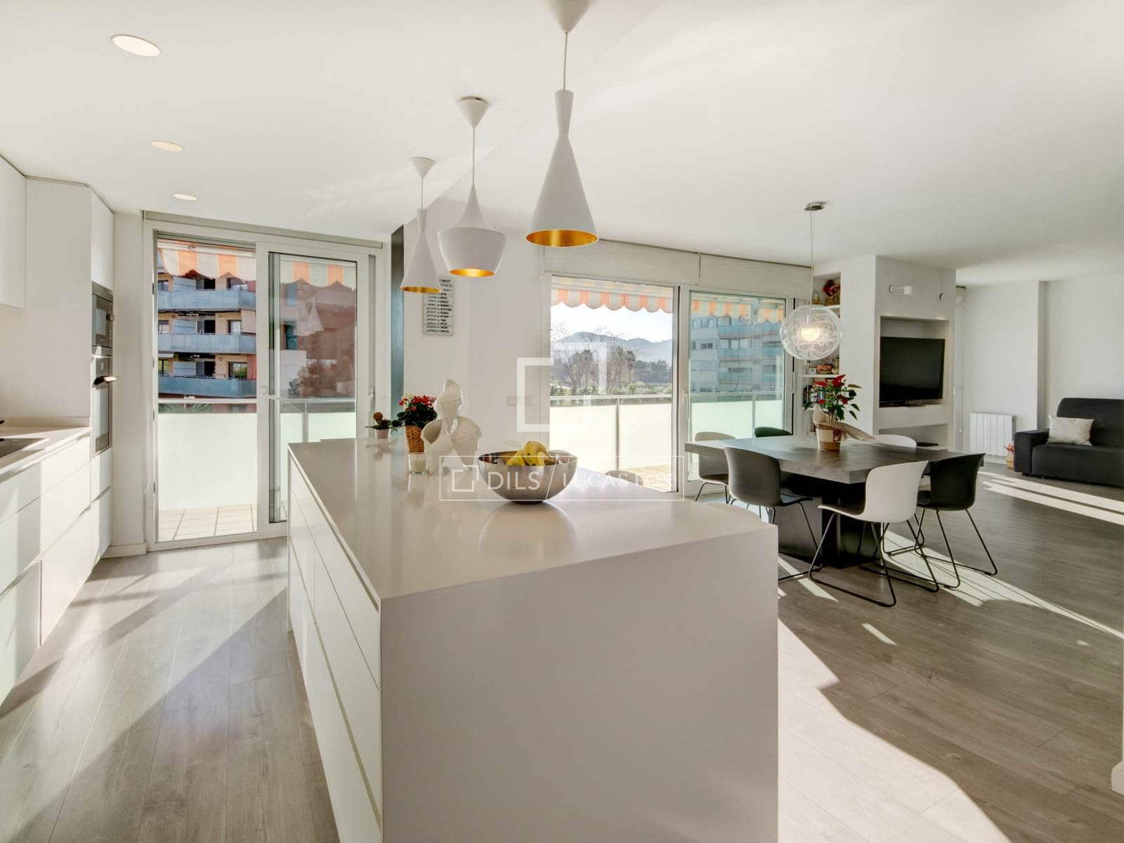 2 bedroom Apartment for sale in Sant Joan Despi with pool garage - € 600,000 (Ref: 9730896)