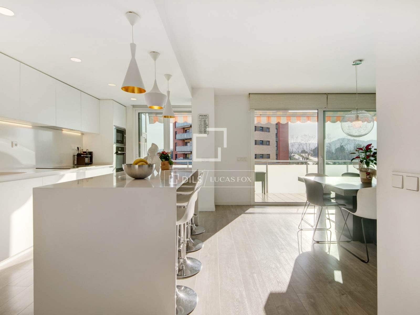 2 bedroom Apartment for sale in Sant Joan Despi with pool garage - € 600,000 (Ref: 9730896)