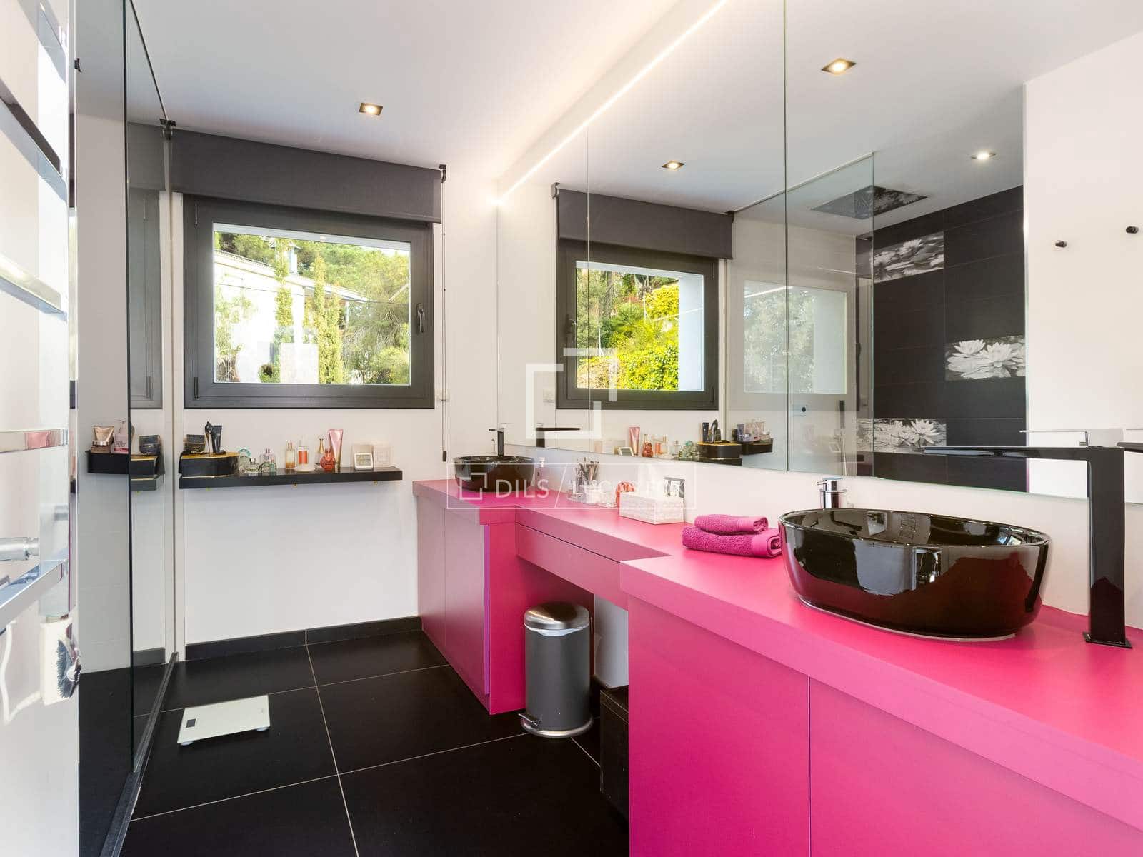 5 slaapkamer Villa te koop in Cabrils met zwembad garage - € 1.750.000 (Ref: 9731202)