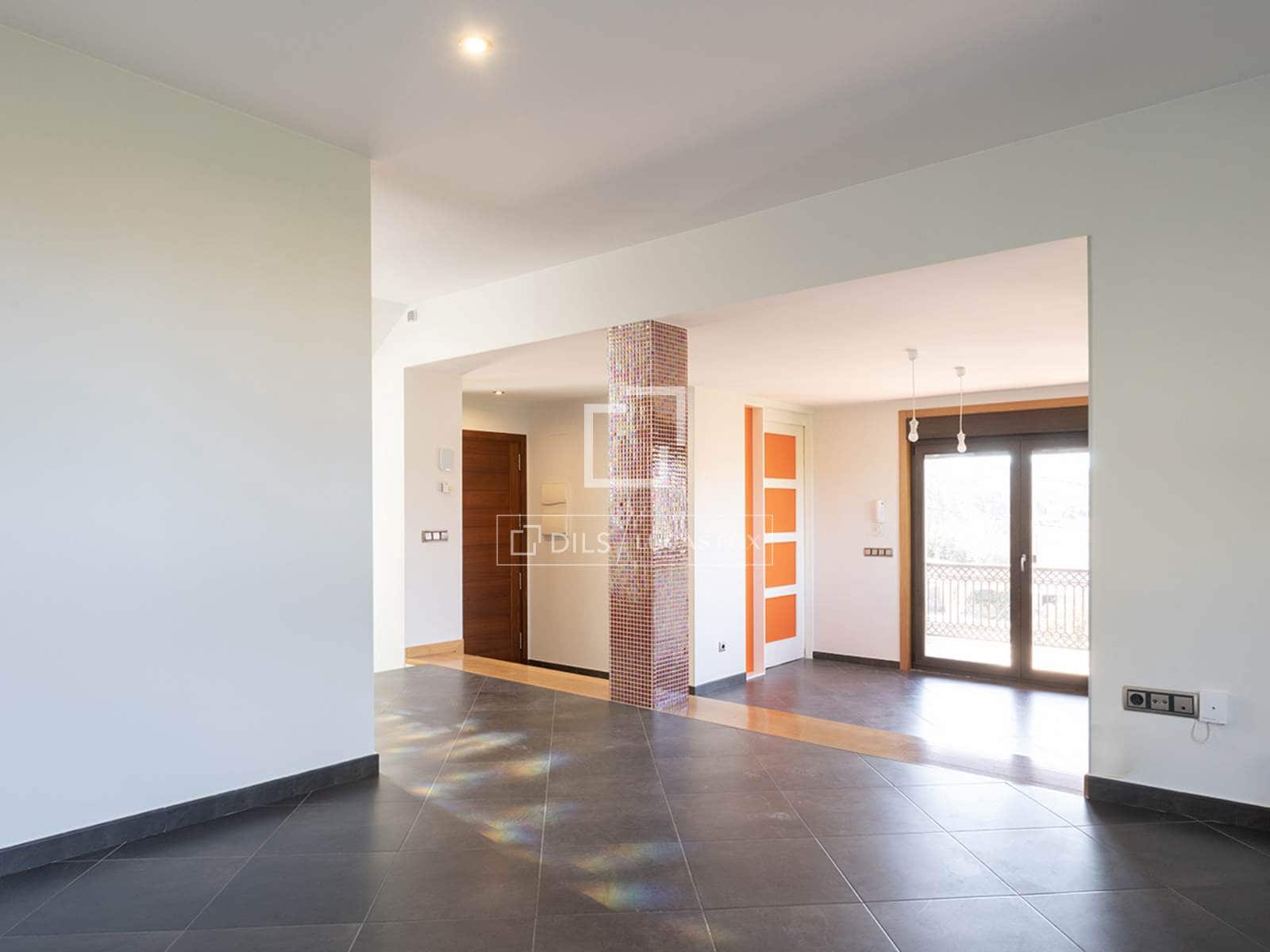 3 bedroom Villa for sale in Vigo with garage - € 690,000 (Ref: 9733374)