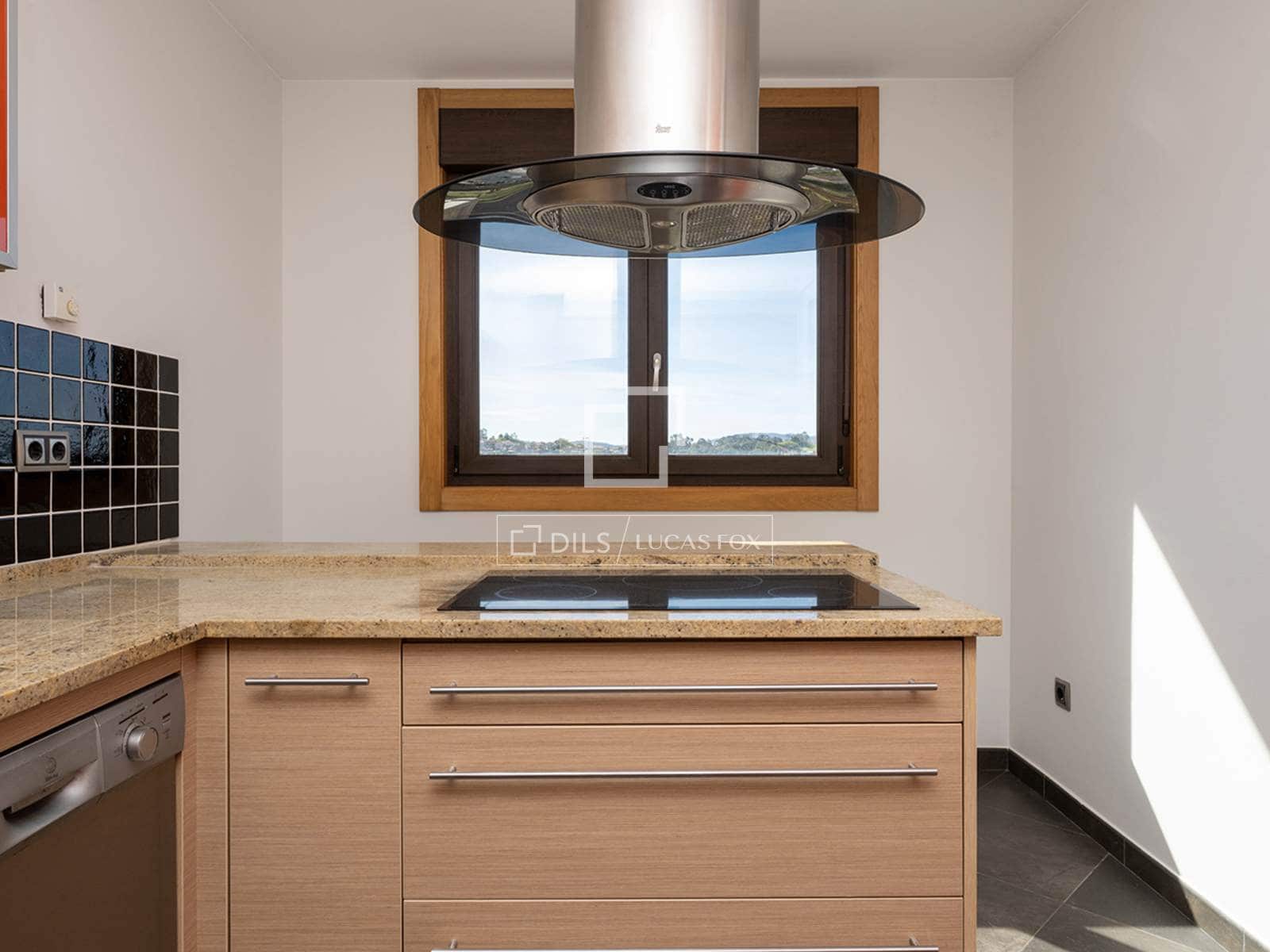 3 bedroom Villa for sale in Vigo with garage - € 690,000 (Ref: 9733374)