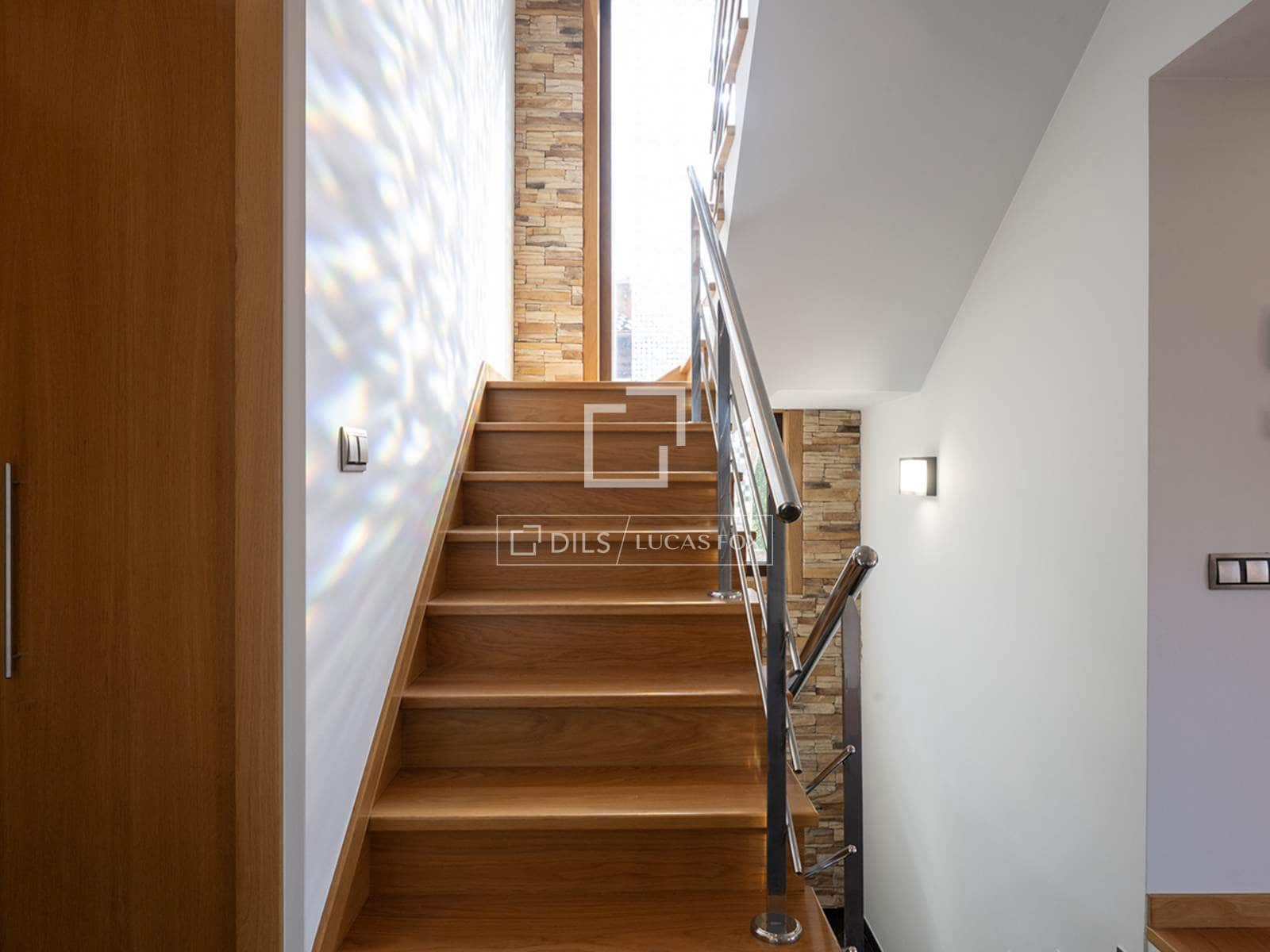 3 bedroom Villa for sale in Vigo with garage - € 690,000 (Ref: 9733374)