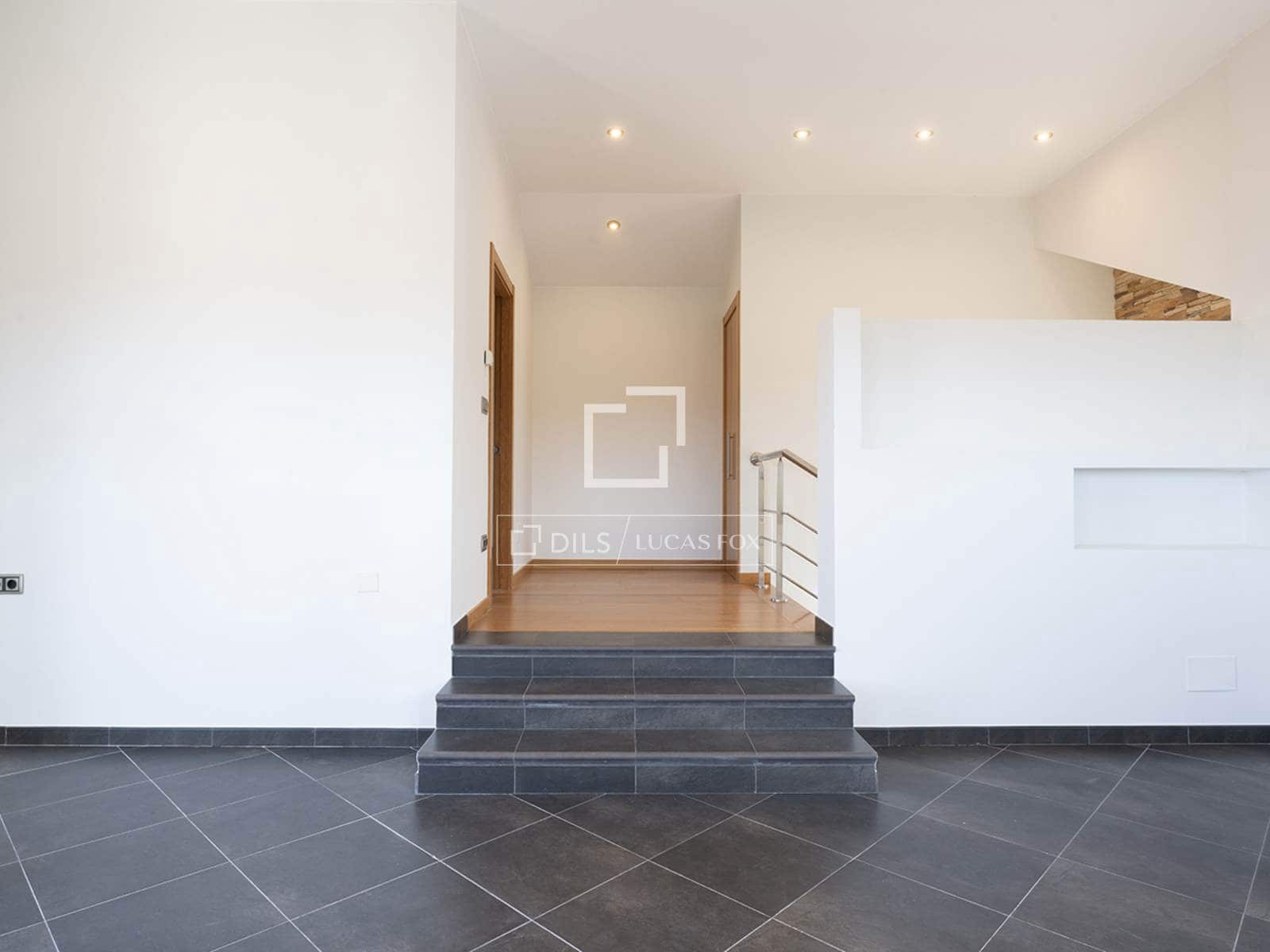 3 bedroom Villa for sale in Vigo with garage - € 690,000 (Ref: 9733374)