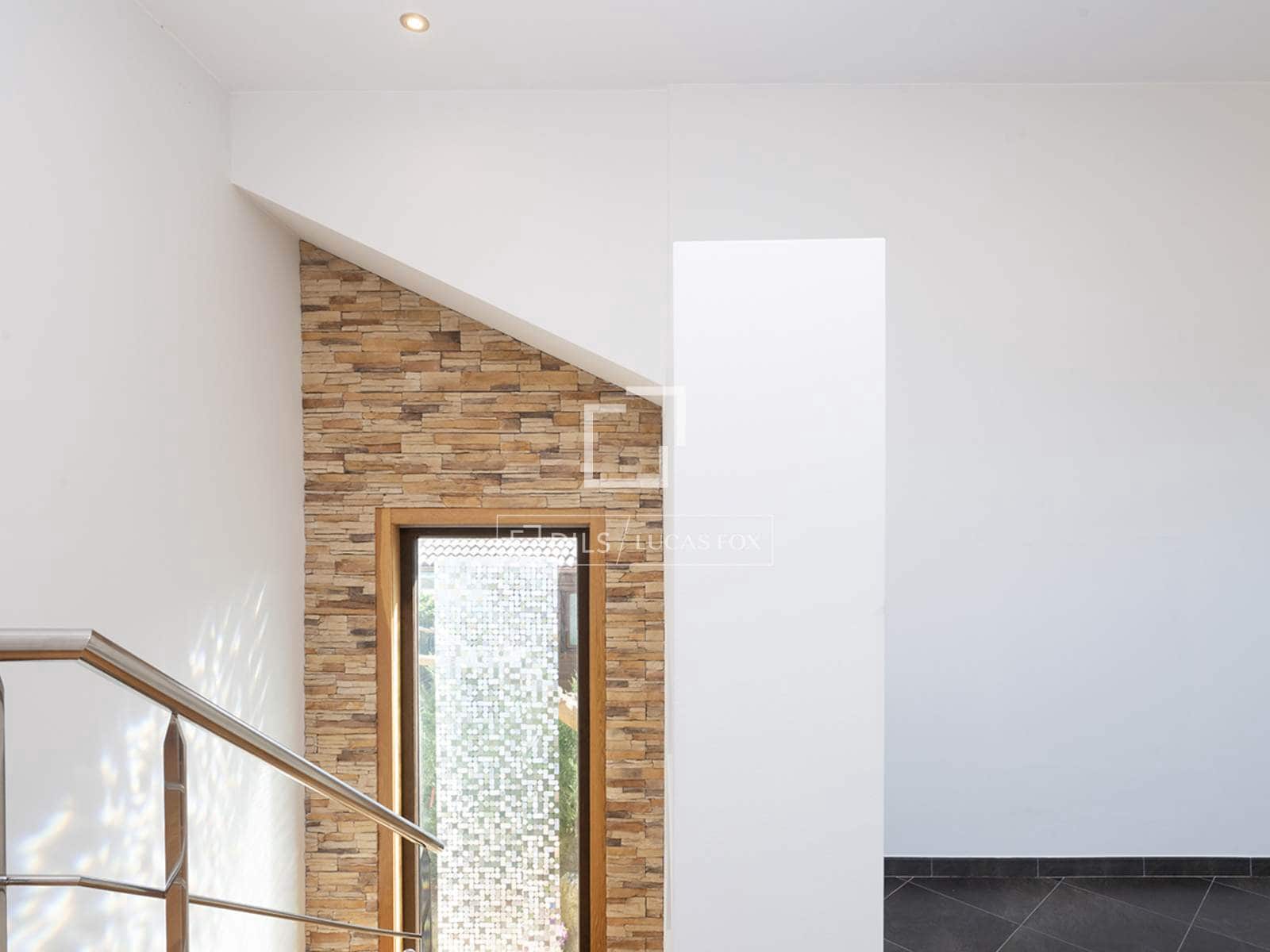 3 bedroom Villa for sale in Vigo with garage - € 690,000 (Ref: 9733374)