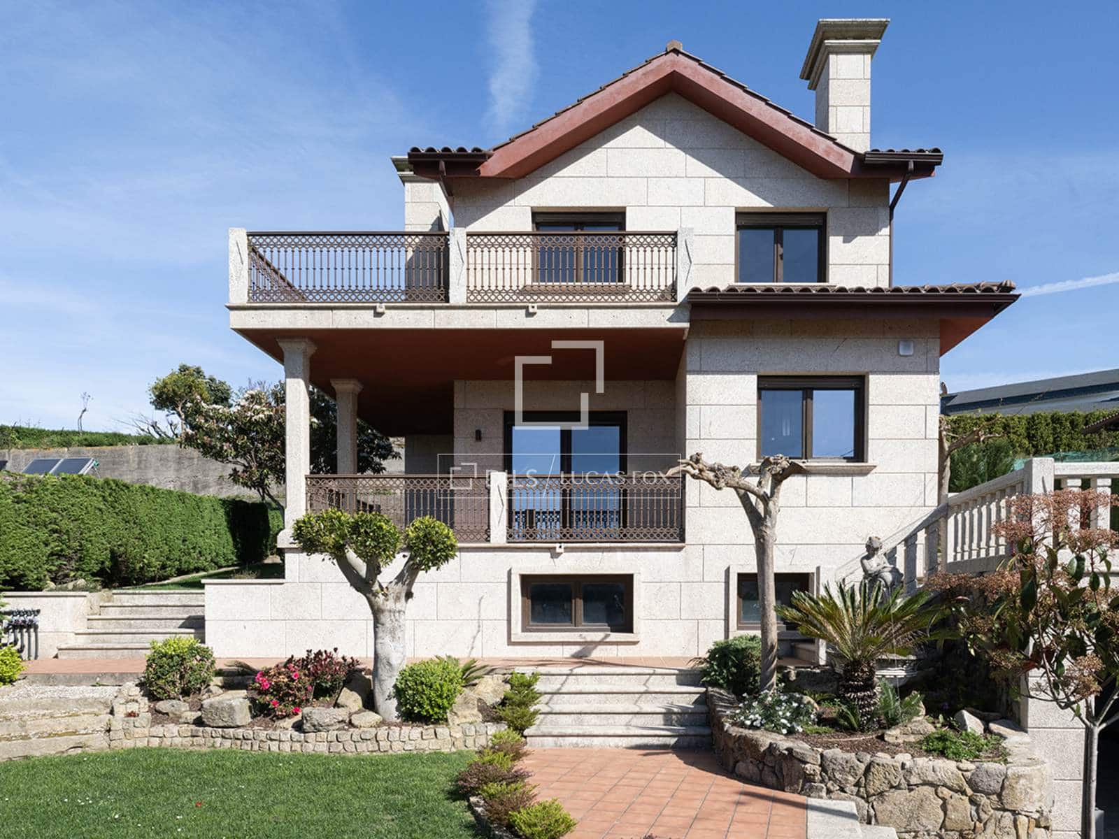 3 bedroom Villa for sale in Vigo with garage - € 690,000 (Ref: 9733374)