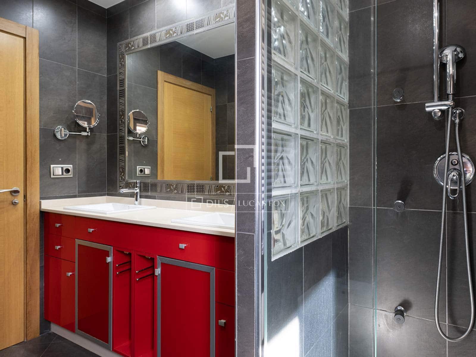 3 bedroom Villa for sale in Vigo with garage - € 690,000 (Ref: 9733374)