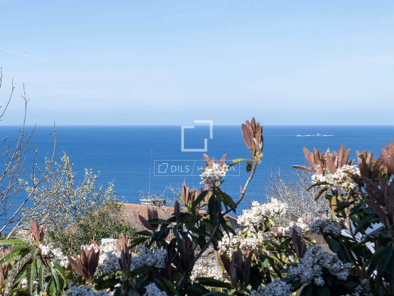 3 bedroom Villa for sale in Vigo with garage - € 690,000 (Ref: 9733374)