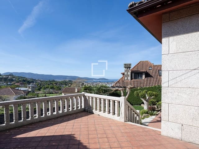 3 bedroom Villa for sale in Vigo with garage - € 690,000 (Ref: 9733374)