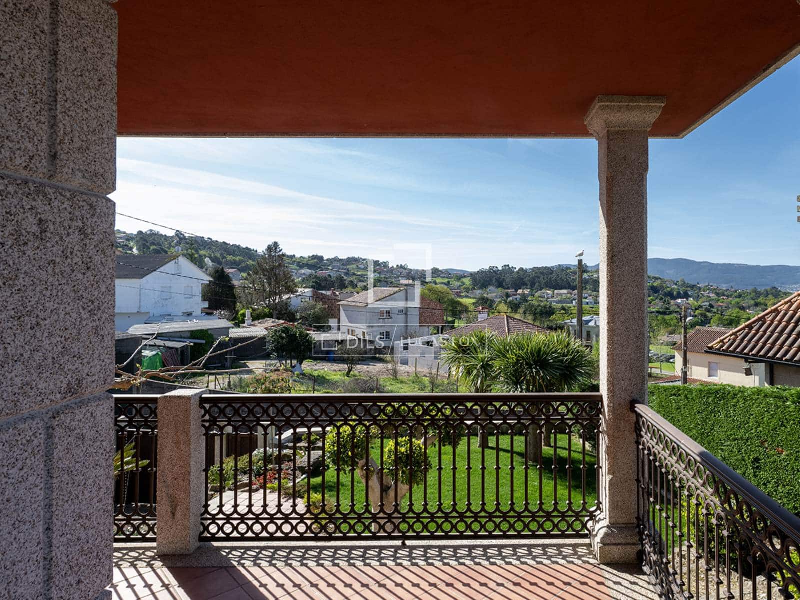 3 bedroom Villa for sale in Vigo with garage - € 690,000 (Ref: 9733374)