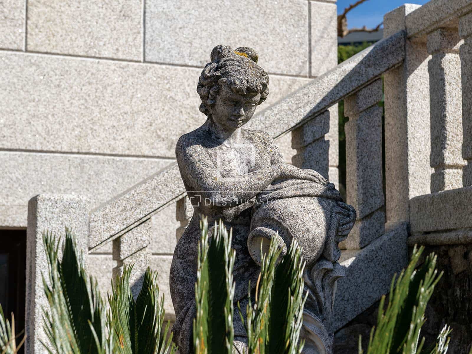 3 bedroom Villa for sale in Vigo with garage - € 690,000 (Ref: 9733374)