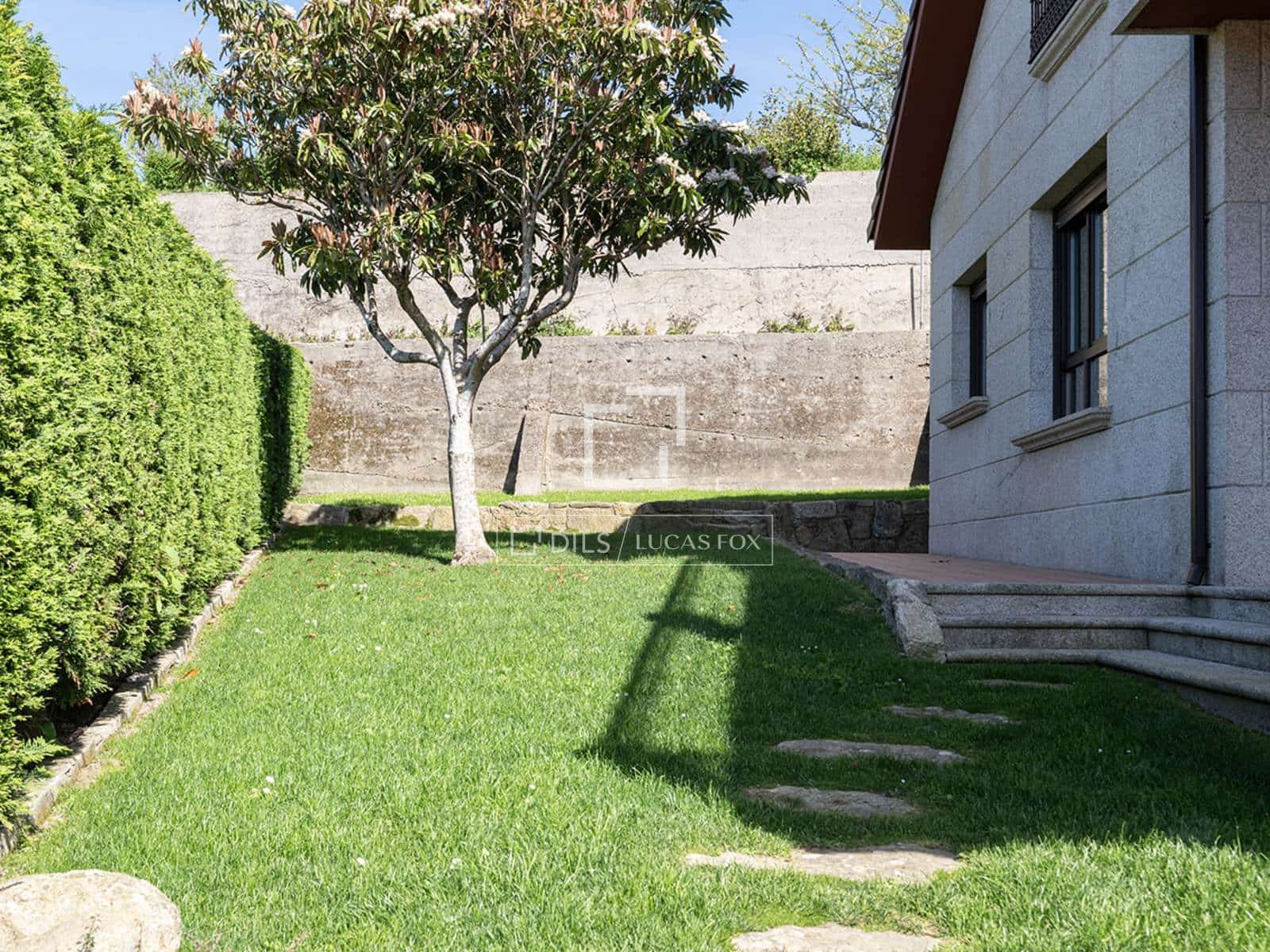 3 bedroom Villa for sale in Vigo with garage - € 690,000 (Ref: 9733374)