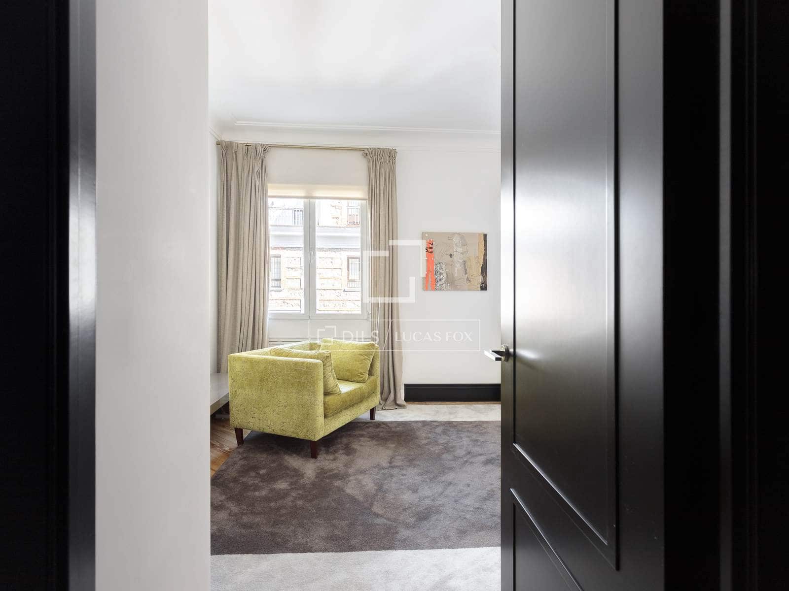 3 slaapkamer Appartement te huur in Madrid stad met garage - € 15.000 (Ref: 9733579)