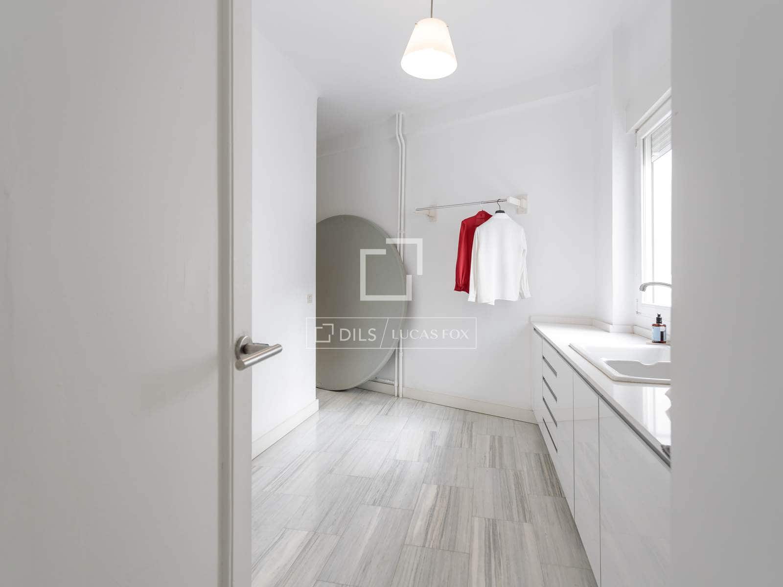 3 slaapkamer Appartement te huur in Madrid stad met garage - € 15.000 (Ref: 9733579)